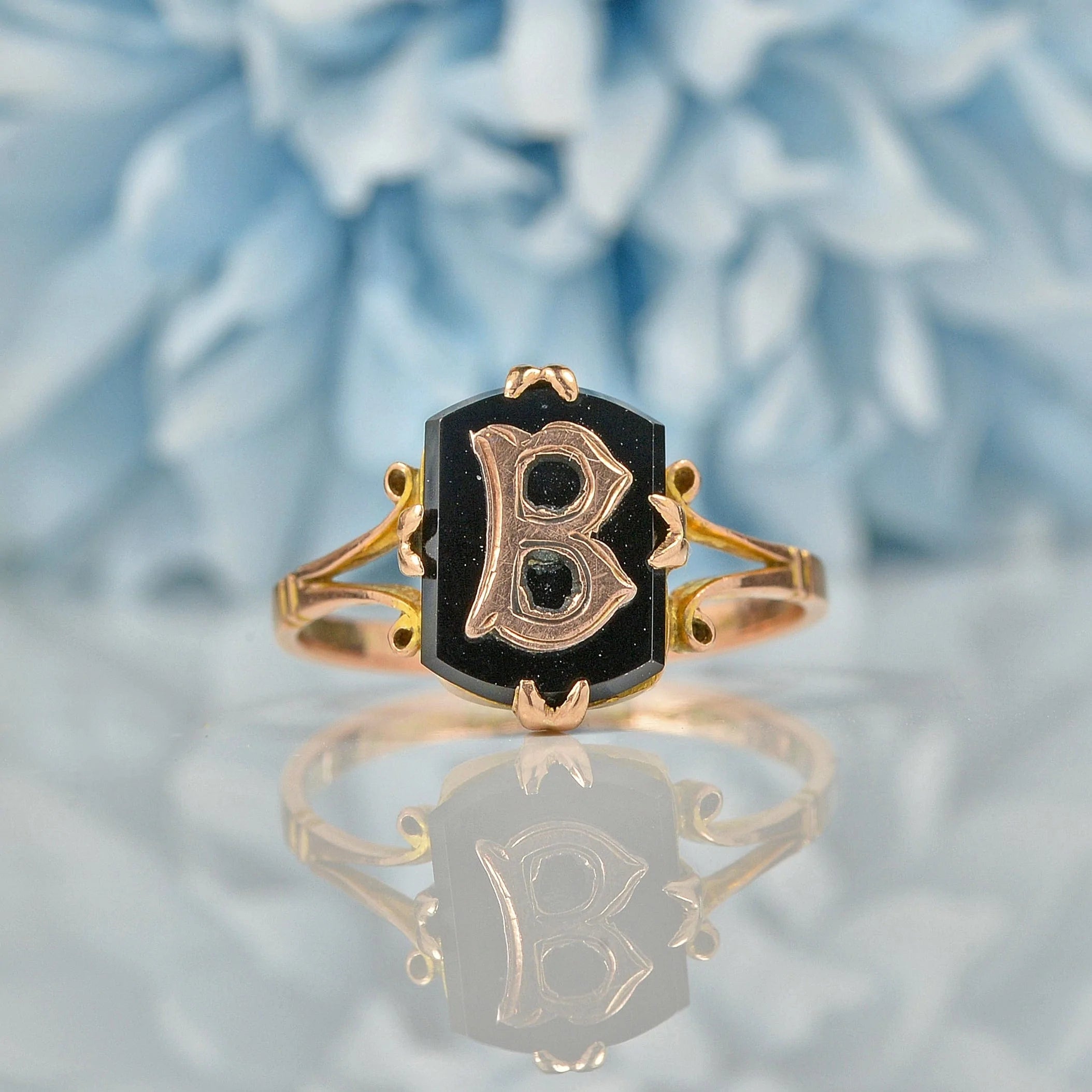 ART DECO BLACK ONYX 9CT GOLD INITIAL 'B' SIGNET RING - Main Image