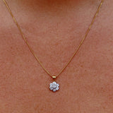 VINTAGE DIAMOND 18CT GOLD DAISY CLUSTER PENDANT NECKLACE