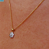 VINTAGE DIAMOND 18CT GOLD DAISY CLUSTER PENDANT NECKLACE