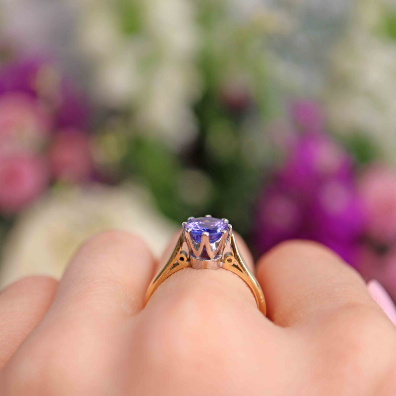 Tanzanite 18ct Gold Solitaire Engagement Ring