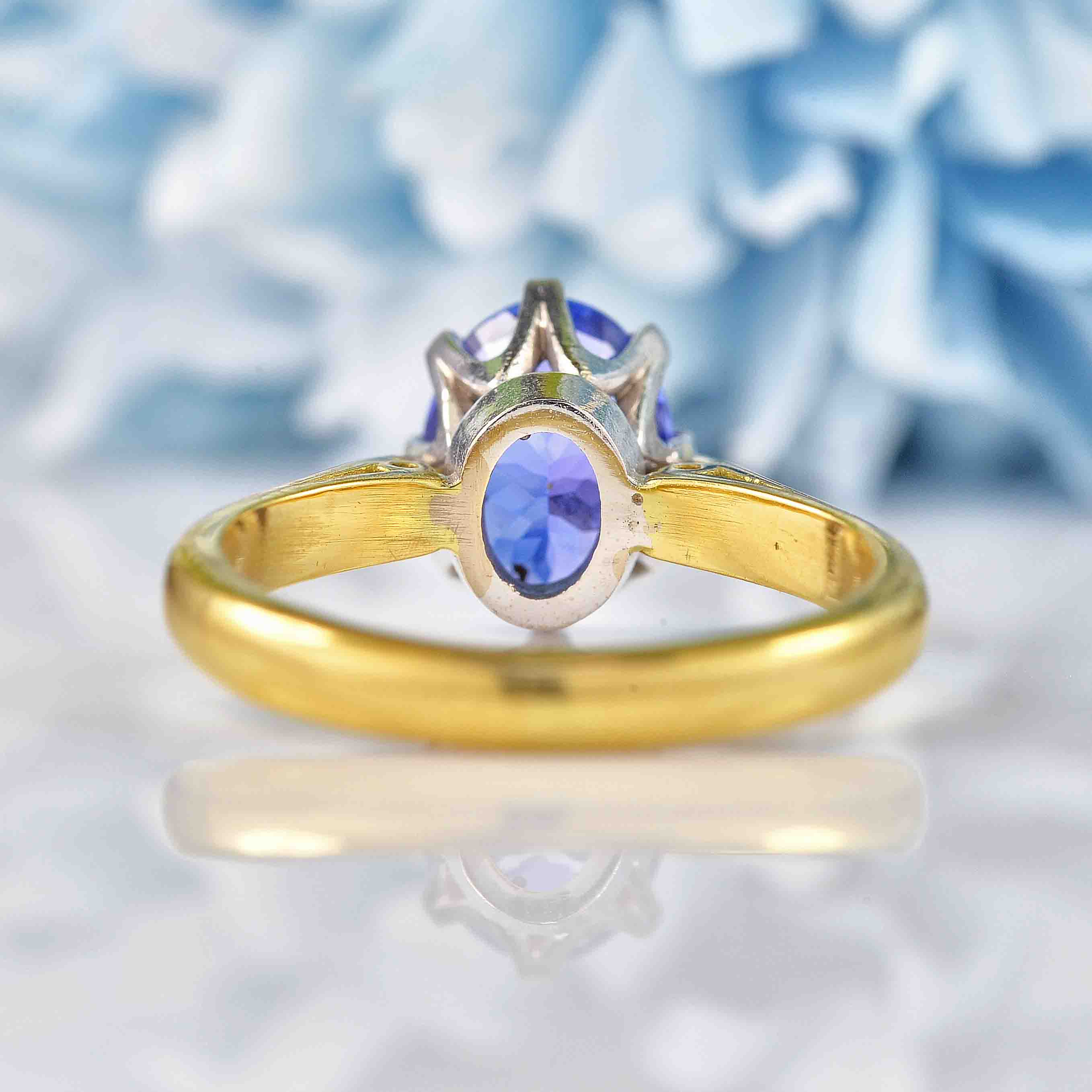 Tanzanite 18ct Gold Solitaire Engagement Ring