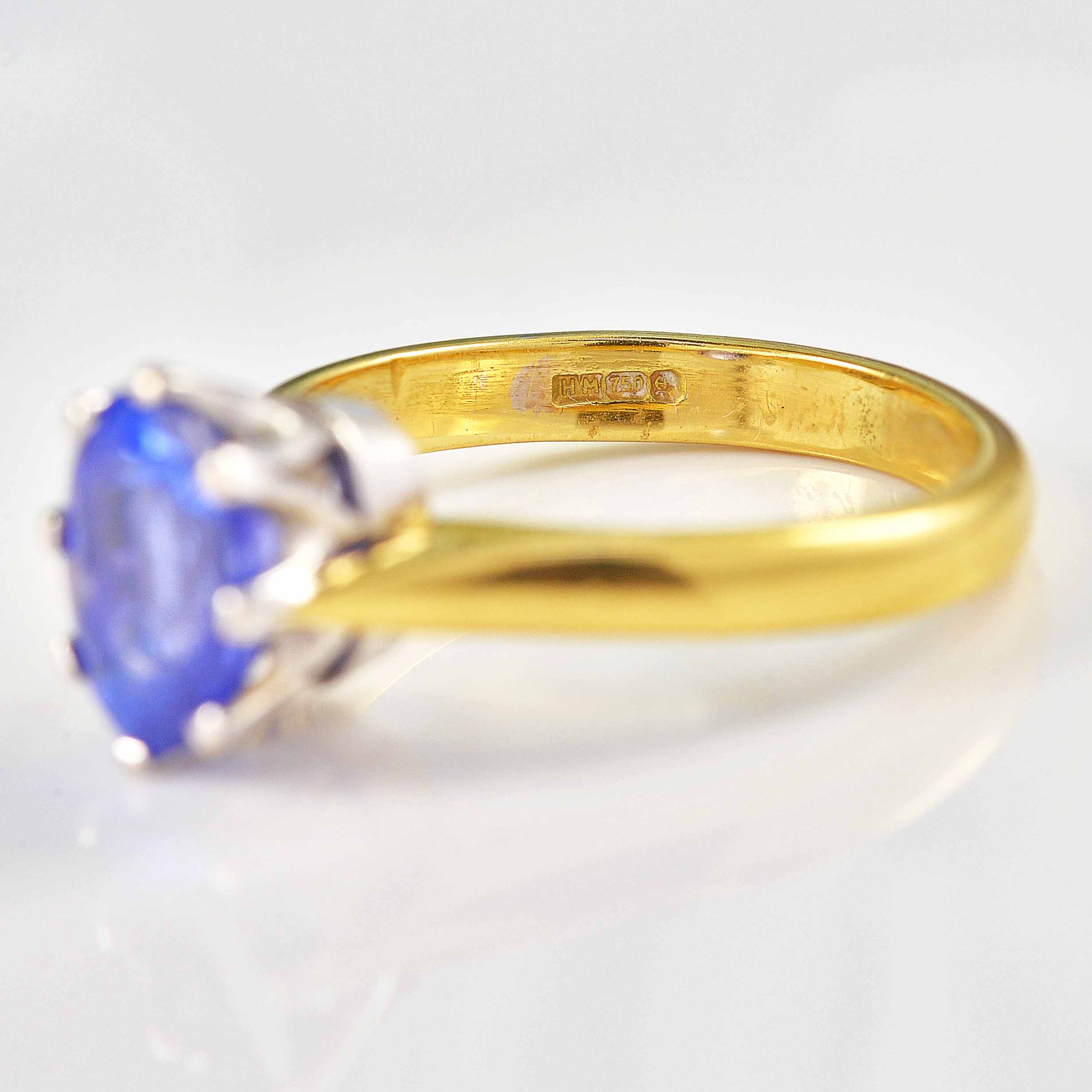 Tanzanite 18ct Gold Solitaire Engagement Ring