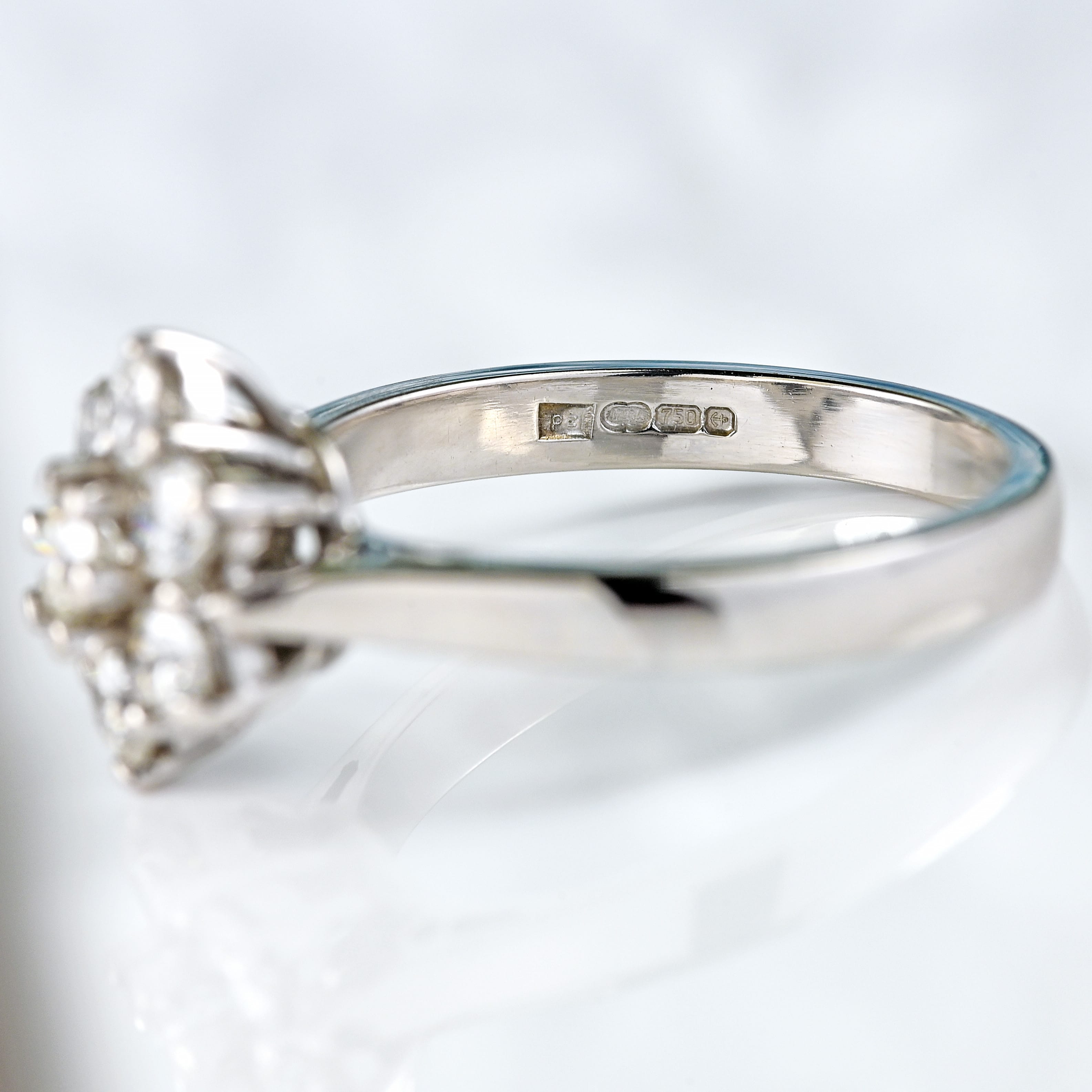 Ellibelle Jewellery 18ct White Gold 1.00-Carat Diamond Daisy Cluster Ring