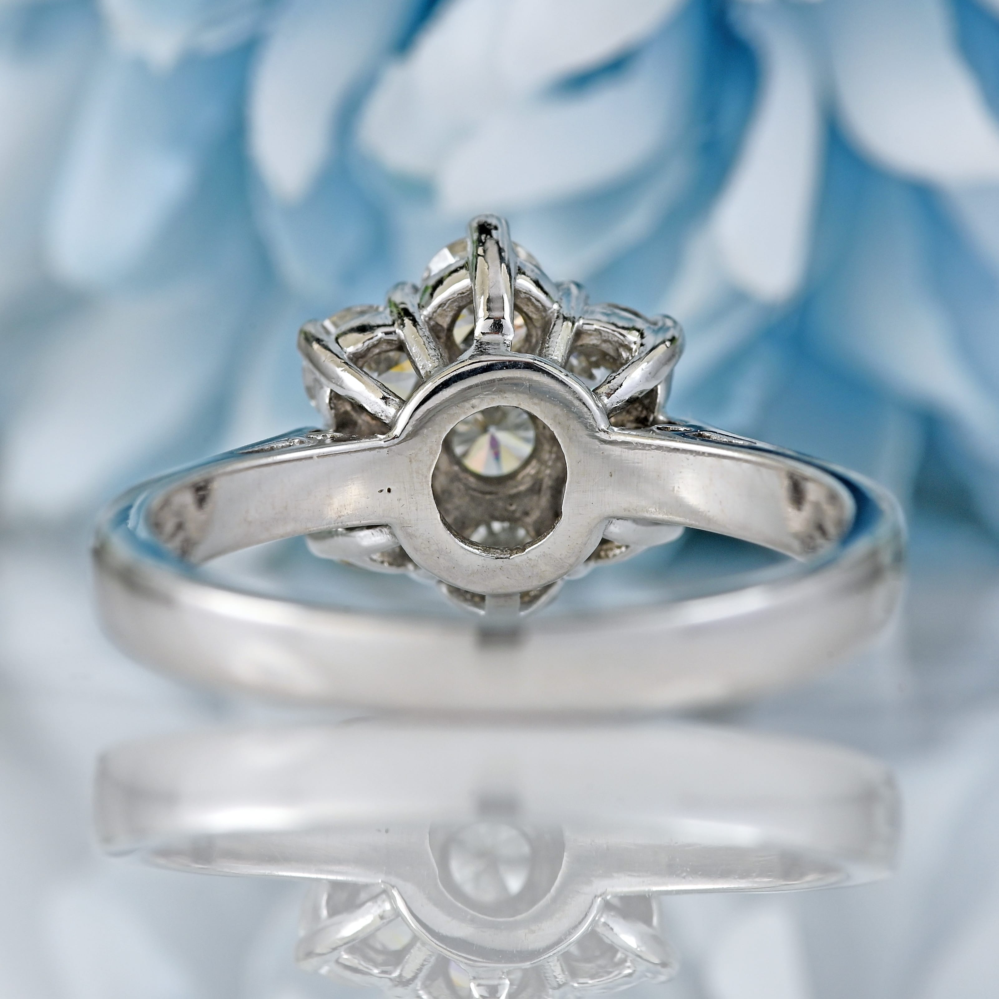 Ellibelle Jewellery 18ct White Gold 1.00-Carat Diamond Daisy Cluster Ring