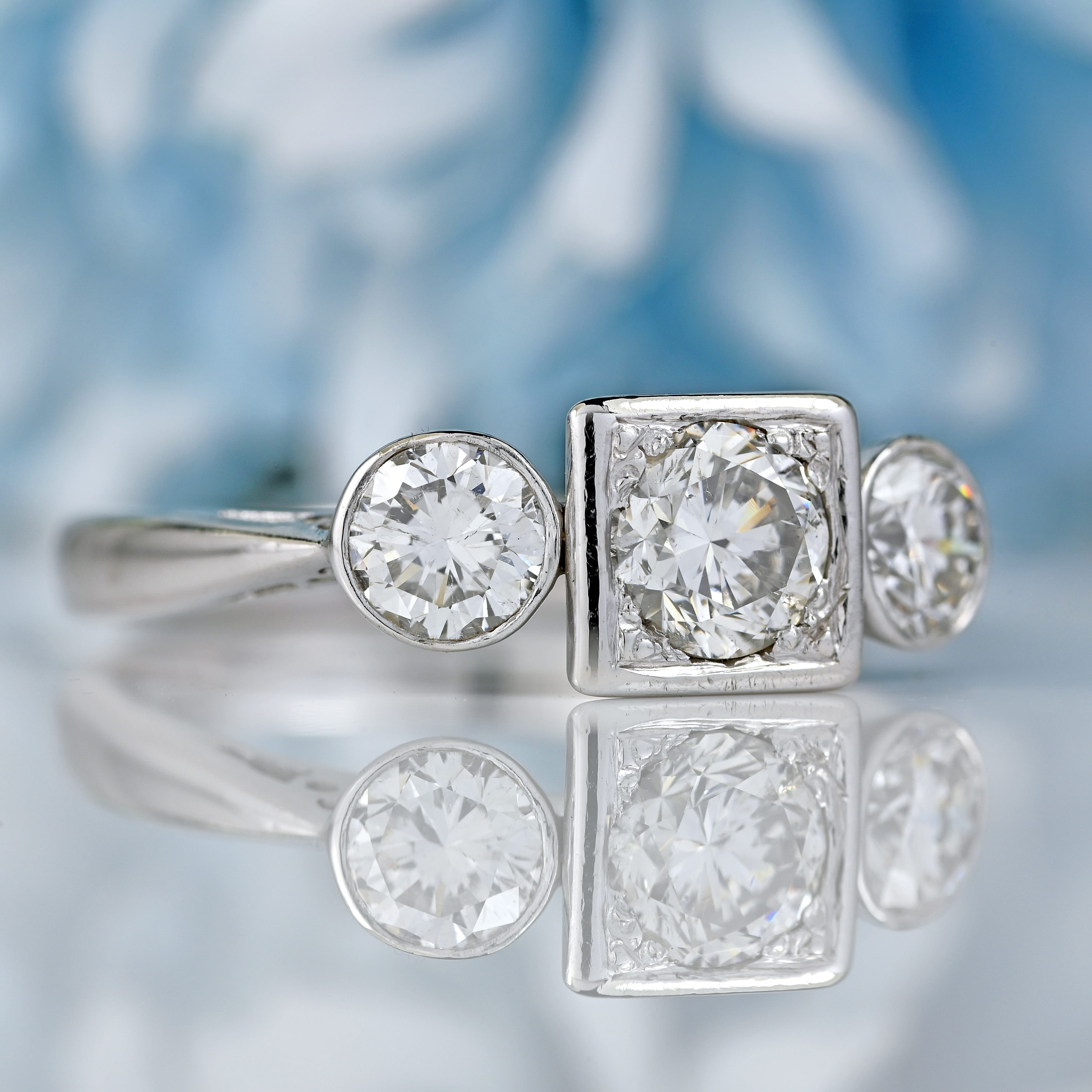Ellibelle Jewellery 18ct White Gold 1.50-Carat Diamond Three-Stone Trilogy Engagement Ring