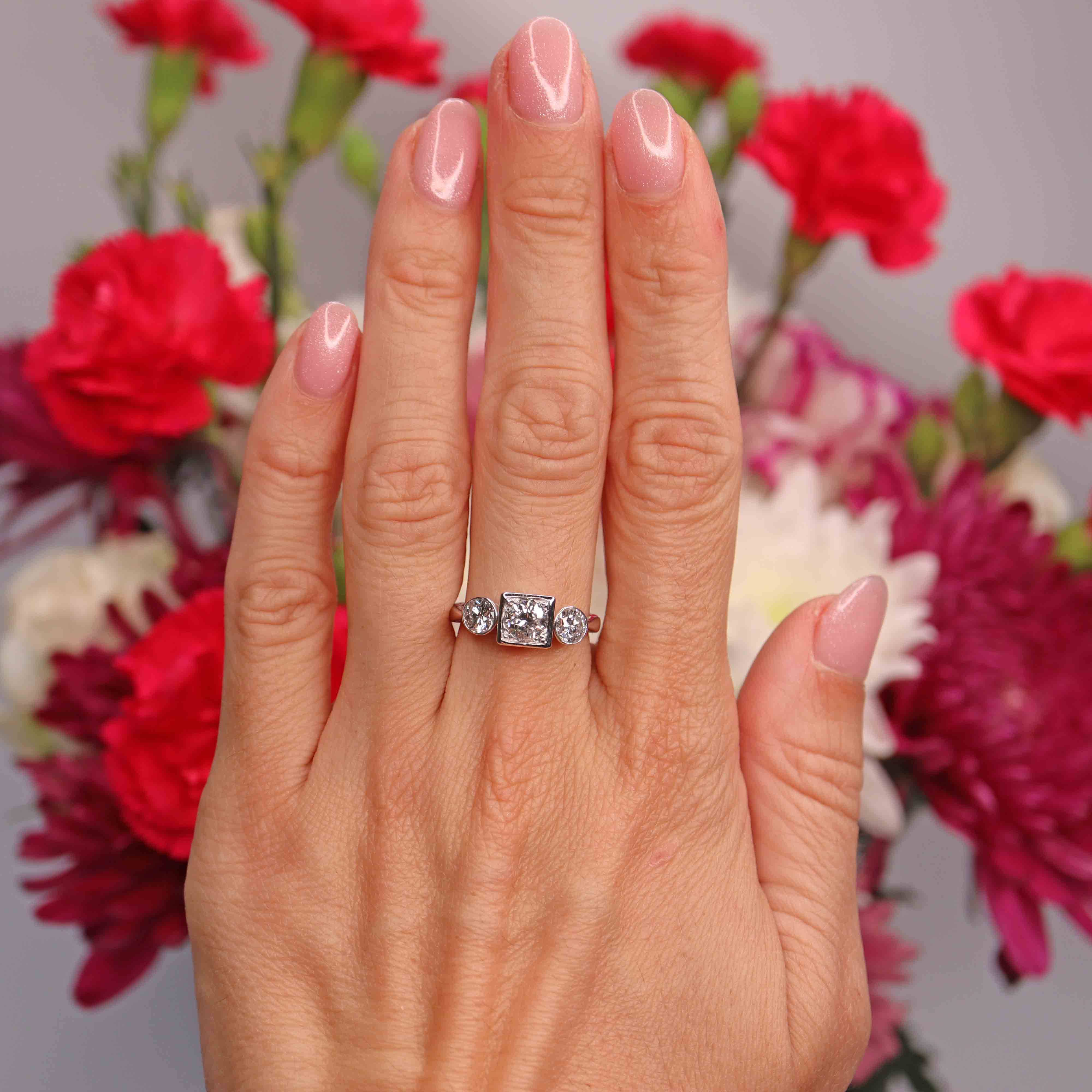 Ellibelle Jewellery 18ct White Gold 1.50-Carat Diamond Three-Stone Trilogy Engagement Ring