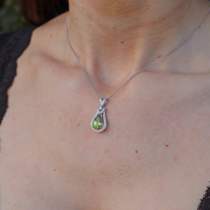 Ellibelle Jewellery 18ct White Gold Pear-Cut Peridot & Diamond Pendant Necklace