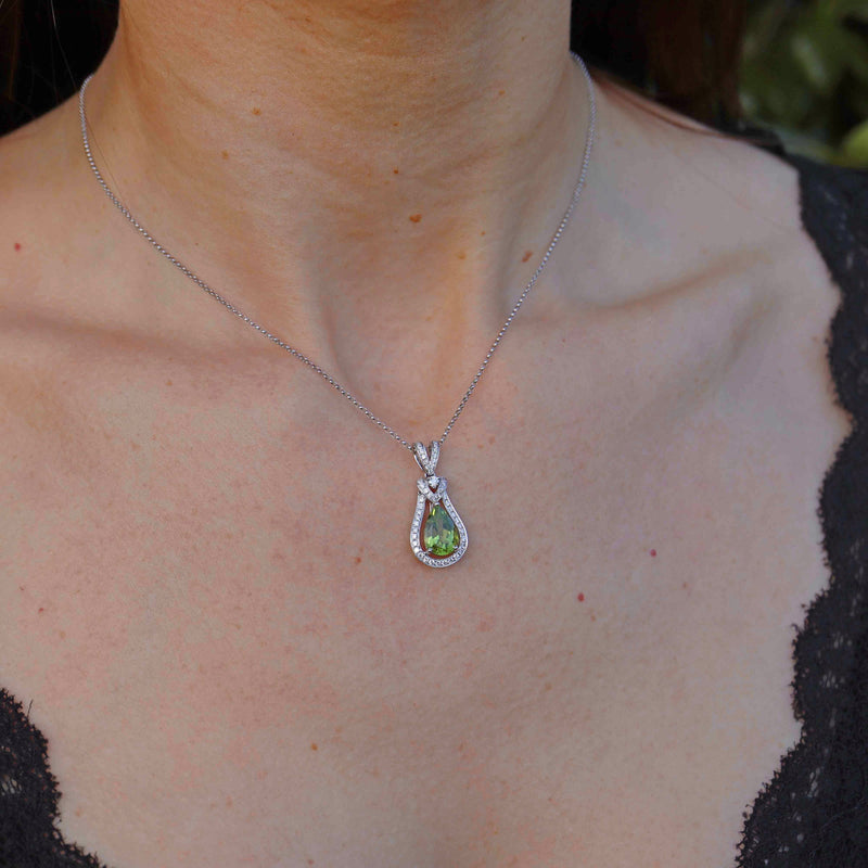 Ellibelle Jewellery 18ct White Gold Pear-Cut Peridot & Diamond Pendant Necklace