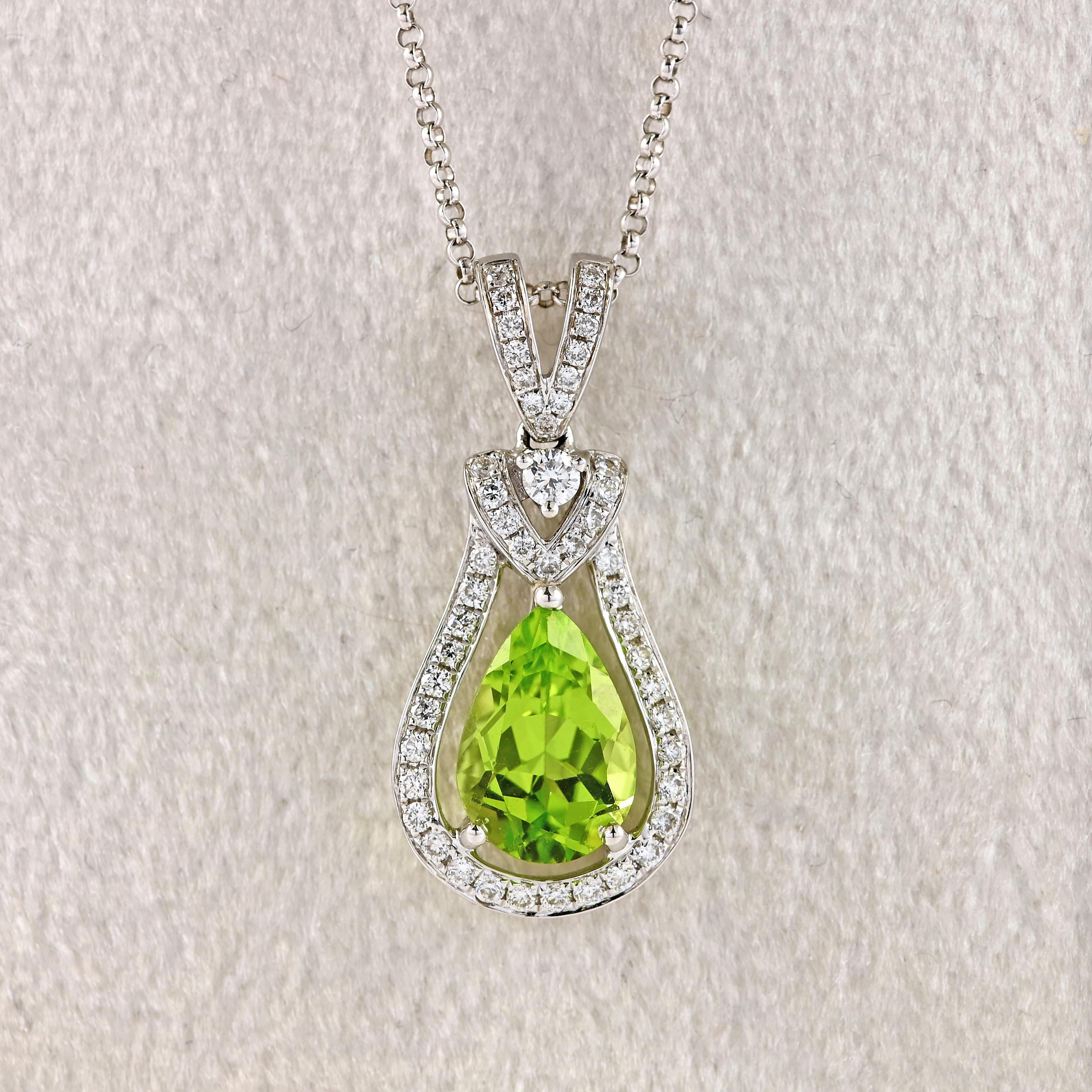 Ellibelle Jewellery 18ct White Gold Pear-Cut Peridot & Diamond Pendant Necklace