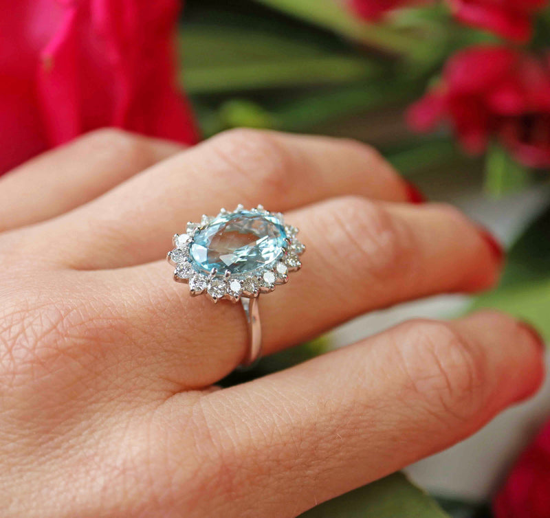 Ellibelle Jewellery Aquamarine & Diamond 18ct White Gold Oval Cluster Ring (4.04ct)