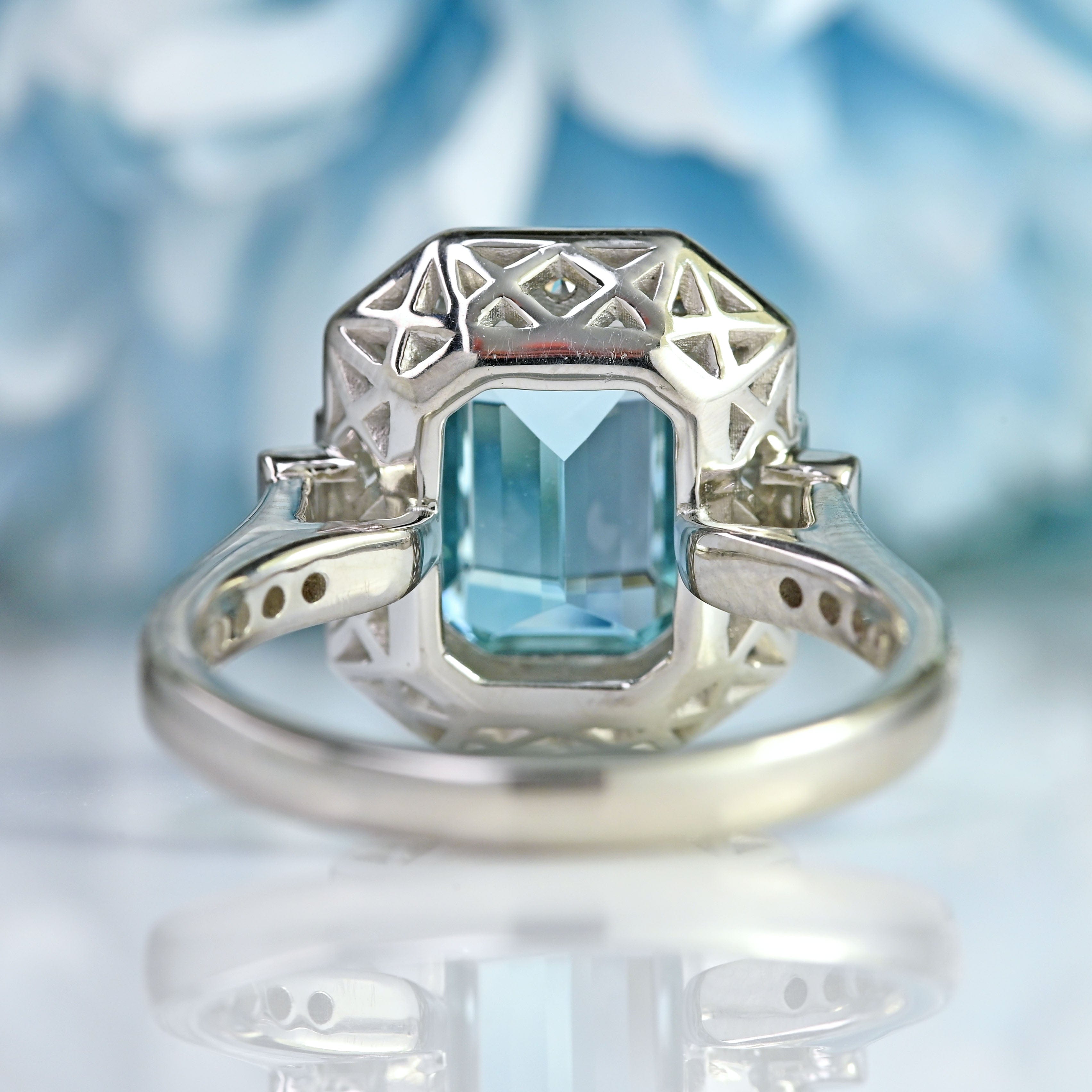 Ellibelle Jewellery Aquamarine & Diamond Platinum Engagement Ring (2.05cts)