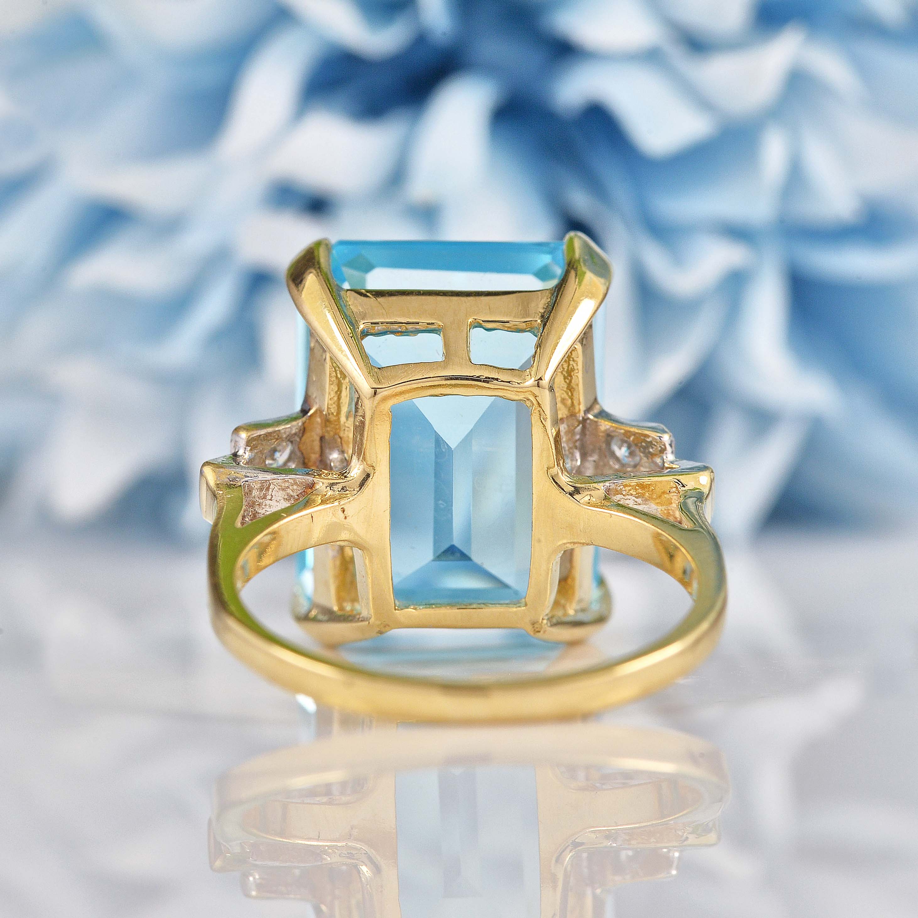 Ellibelle Jewellery Art Deco Style Blue Topaz & Diamond 9ct Gold Cocktail Ring (14.50ct)