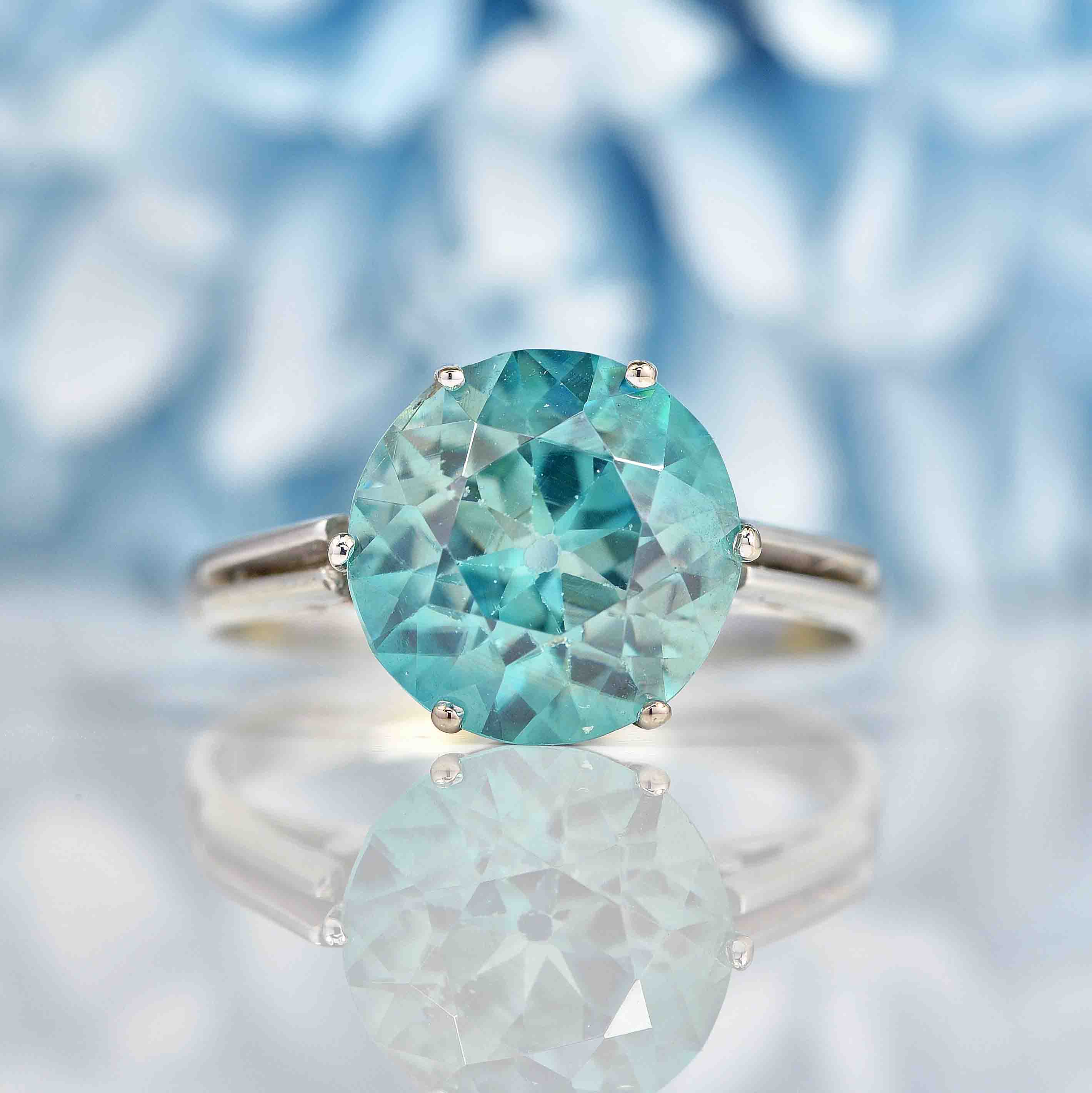 Ellibelle Jewellery Blue Zircon 18ct White Gold Solitaire Ring (5.52ct)