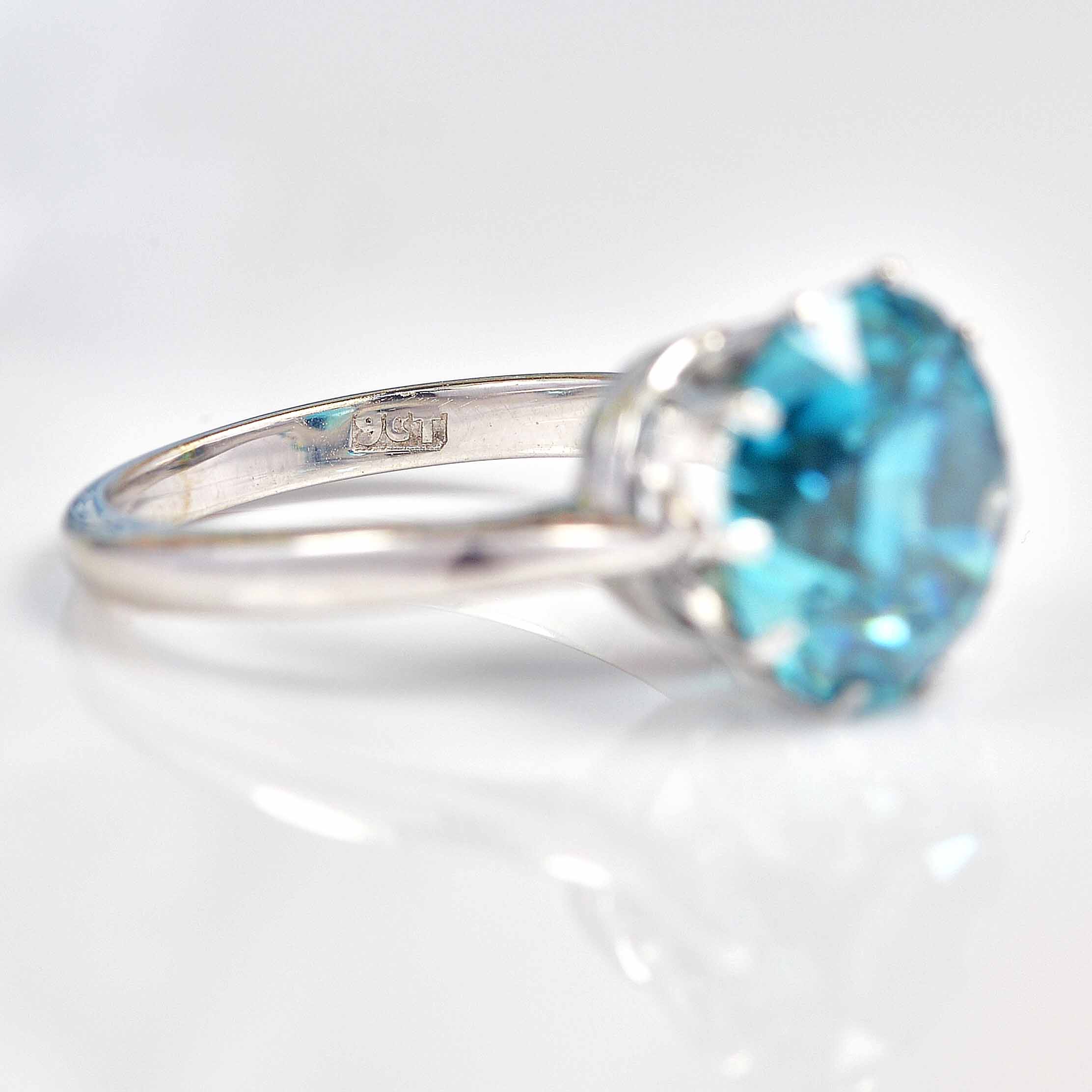 Ellibelle Jewellery Blue Zircon 9ct White Gold Solitaire Ring