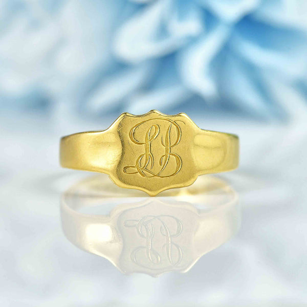 Ellibelle Jewellery Edwardian 18ct Gold Shield-Shaped Signet Ring