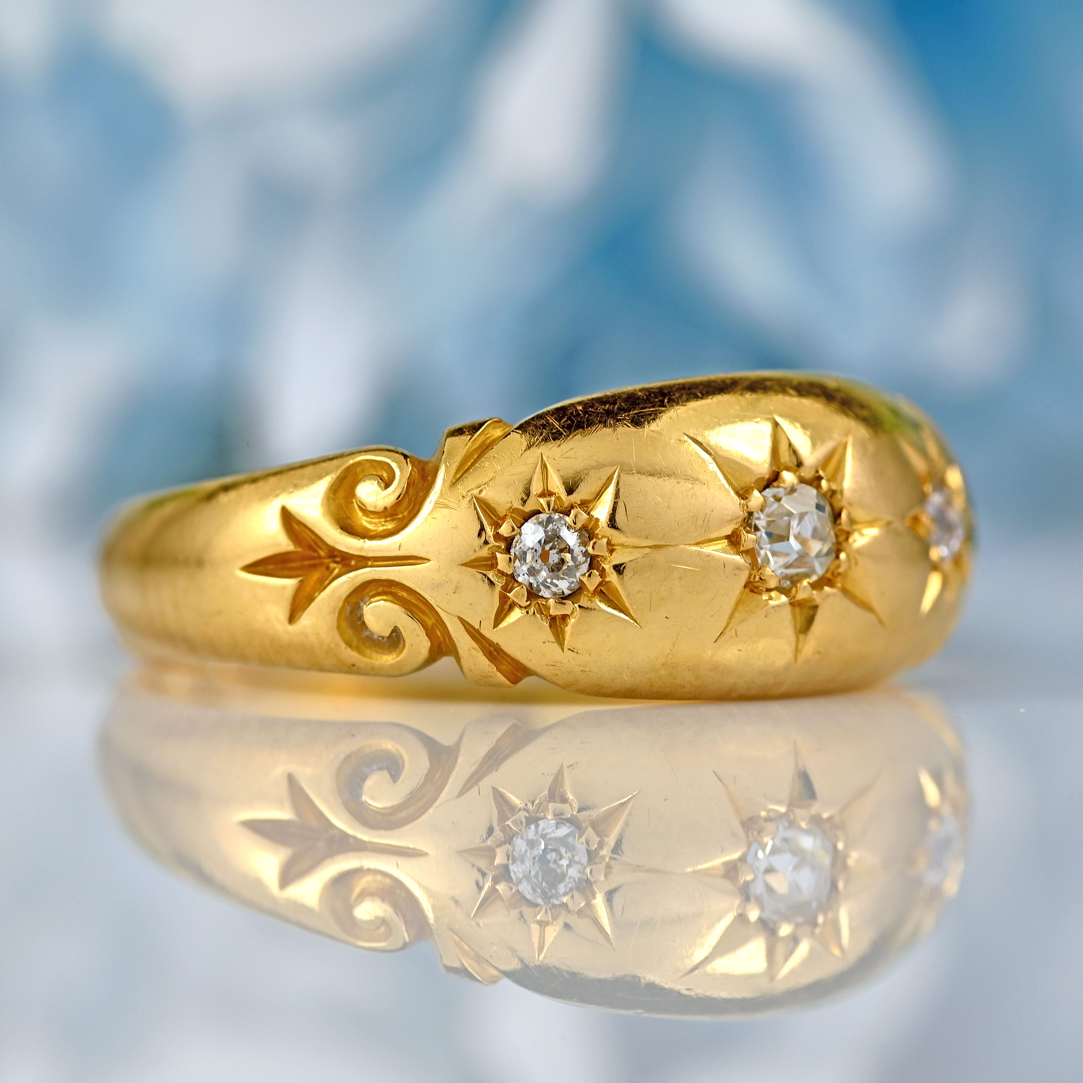Ellibelle Jewellery Edwardian 1905 Three-Stone Diamond 18ct Gold Starburst Gypsy Ring