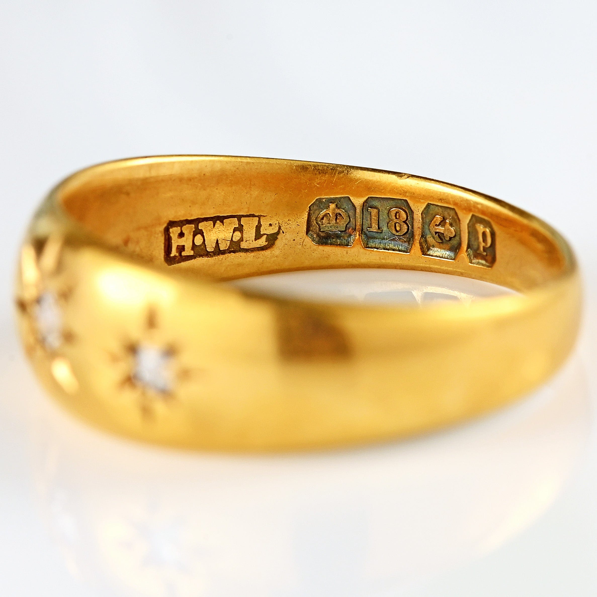 Ellibelle Jewellery Edwardian 1914 Diamond 18ct Gold Three-Stone Starburst Gypsy Ring