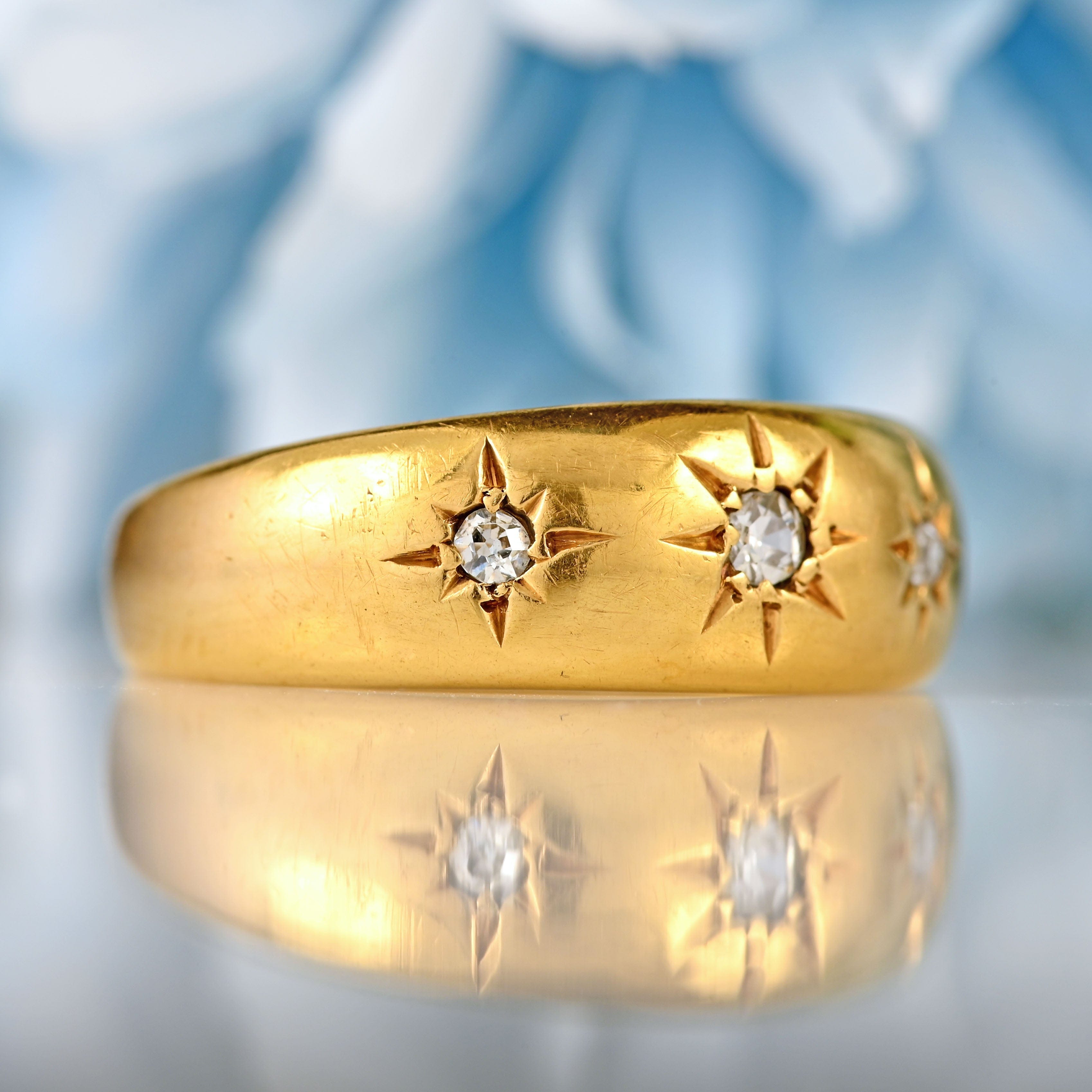 Ellibelle Jewellery Edwardian 1914 Diamond 18ct Gold Three-Stone Starburst Gypsy Ring