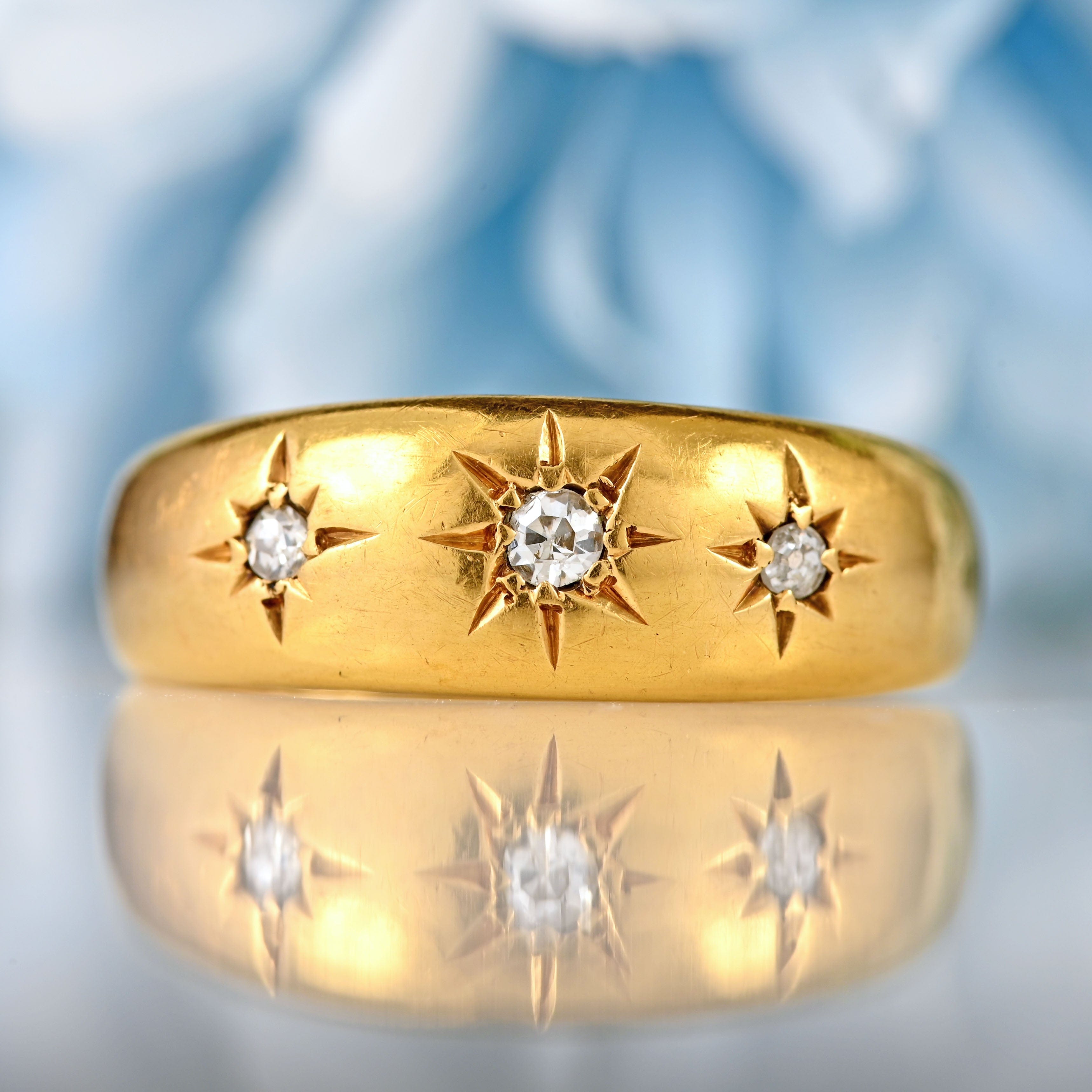 Ellibelle Jewellery Edwardian 1914 Diamond 18ct Gold Three-Stone Starburst Gypsy Ring