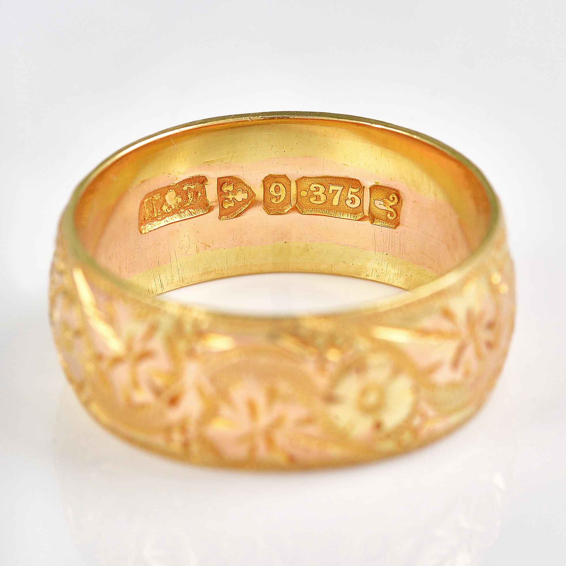 Ellibelle Jewellery Edwardian 9ct Gold Engraved Wedding Band Ring