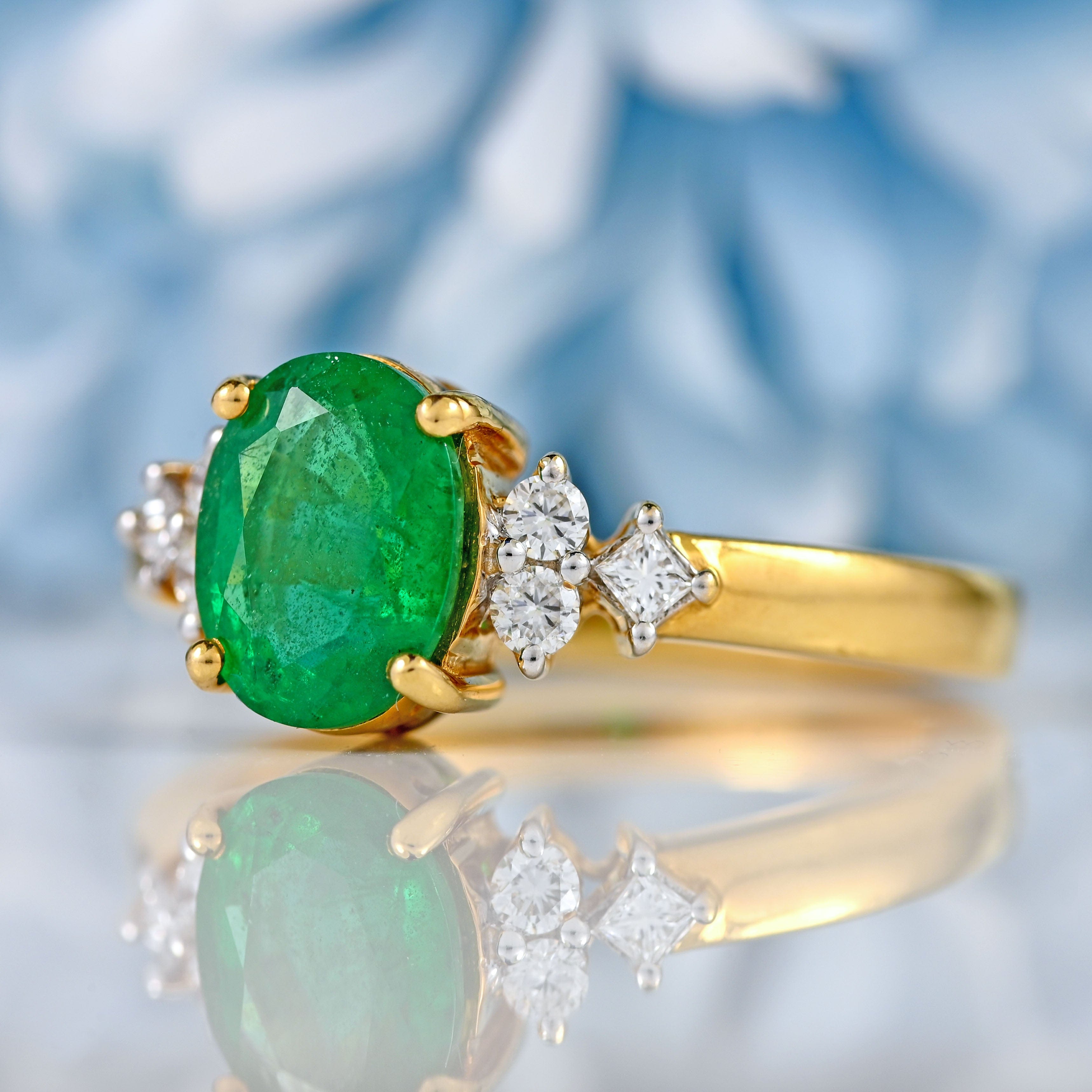 Ellibelle Jewellery Emerald & Vari-Cut Diamond 18ct Gold Seven-Stone Ring (1.45cts)