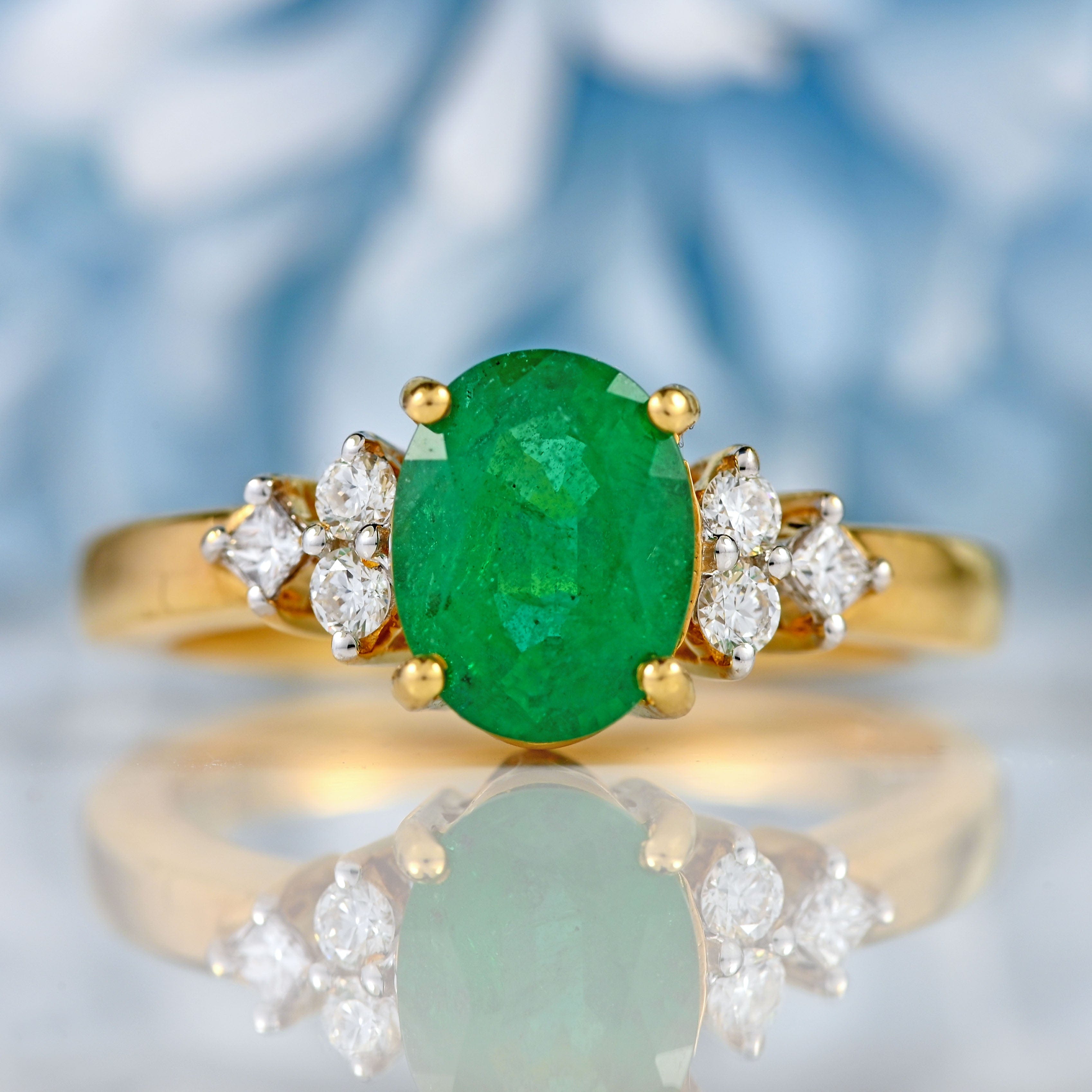 Ellibelle Jewellery Emerald & Vari-Cut Diamond 18ct Gold Seven-Stone Ring (1.45cts)