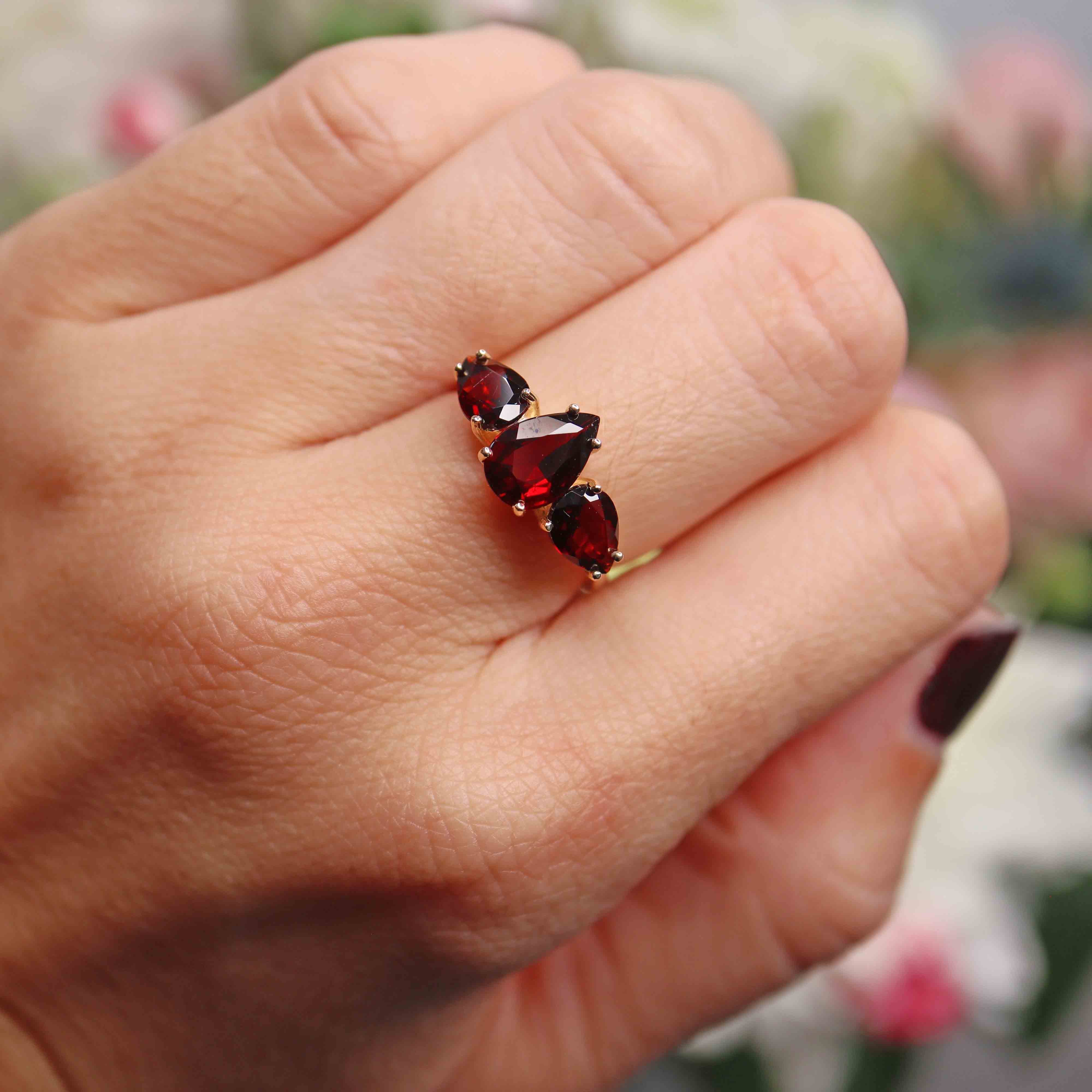 Ellibelle Jewellery Garnet 9ct Gold Pear-Shaped Trilogy Ring