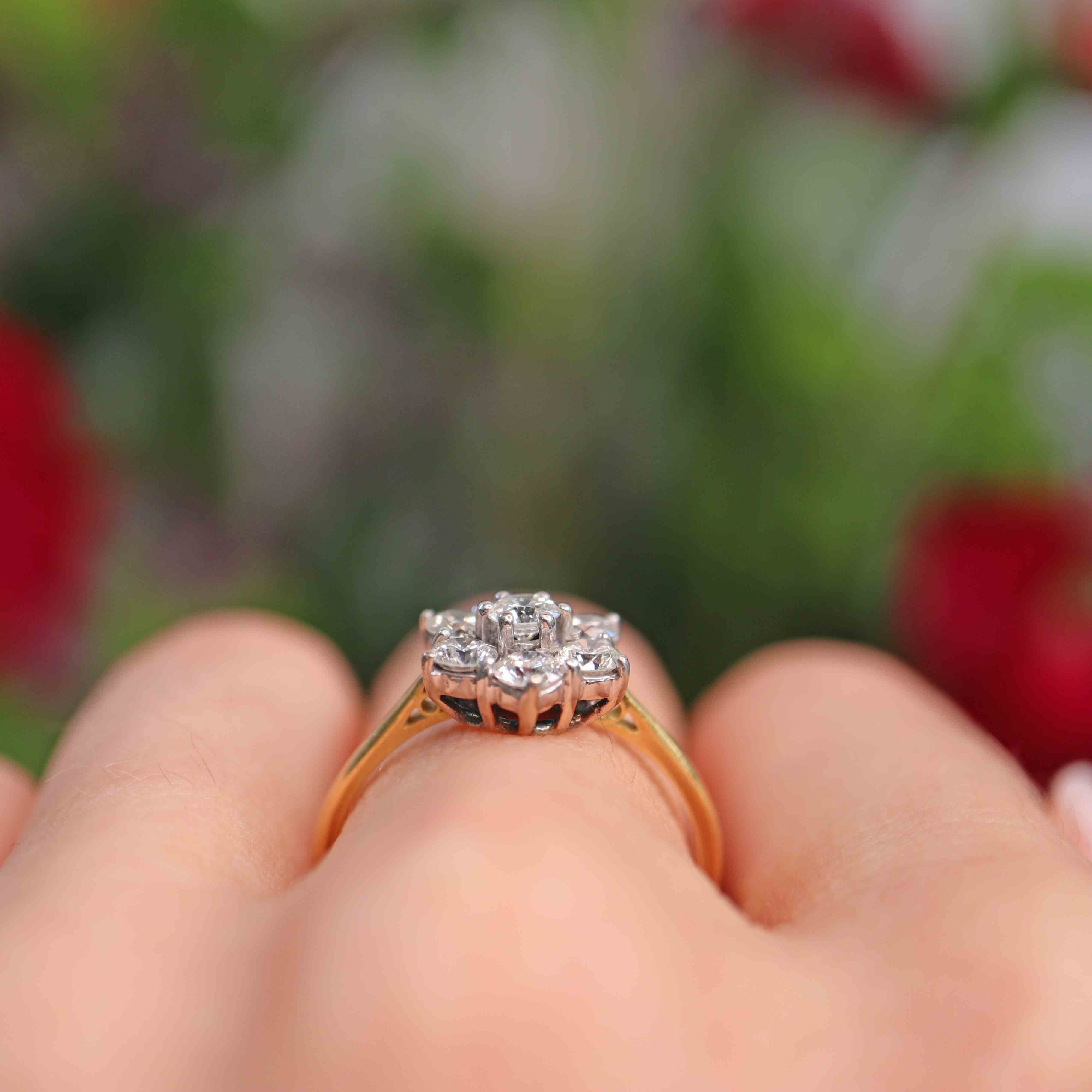 Ellibelle Jewellery Vintage 18ct Gold Diamond Daisy Cluster Ring (1.00ct)