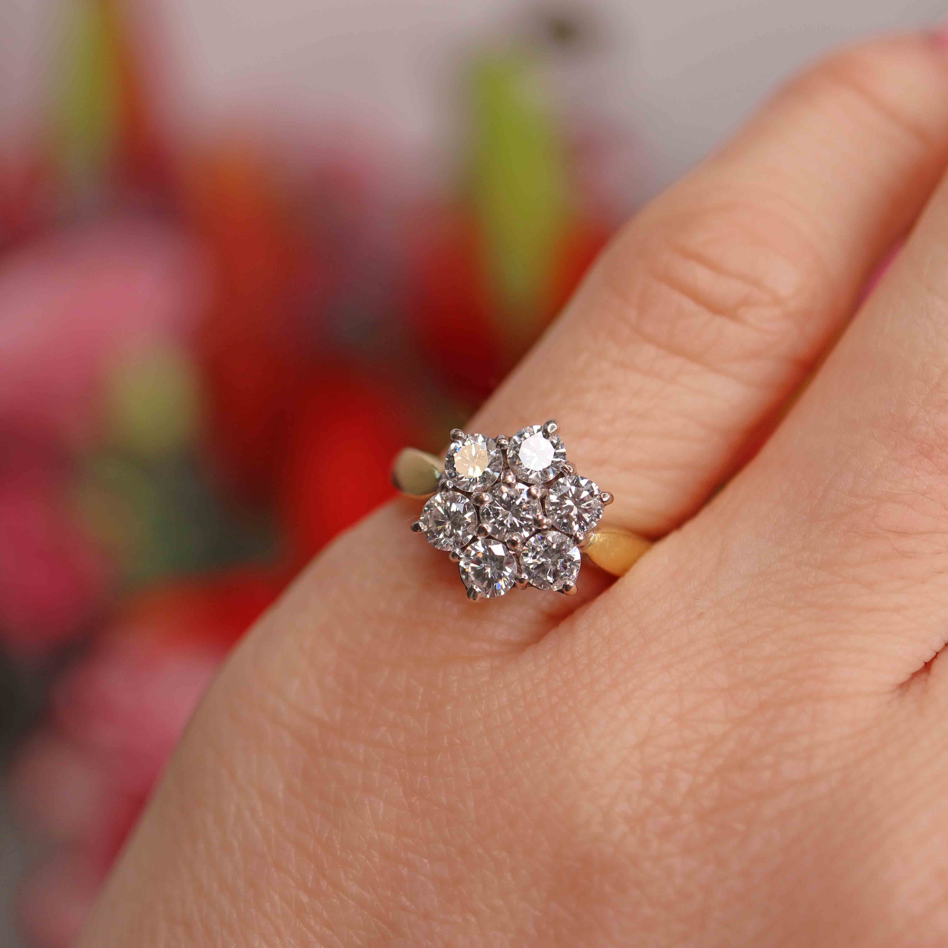 Ellibelle Jewellery Vintage 18ct Gold Diamond Daisy Cluster Ring (1.00ct)