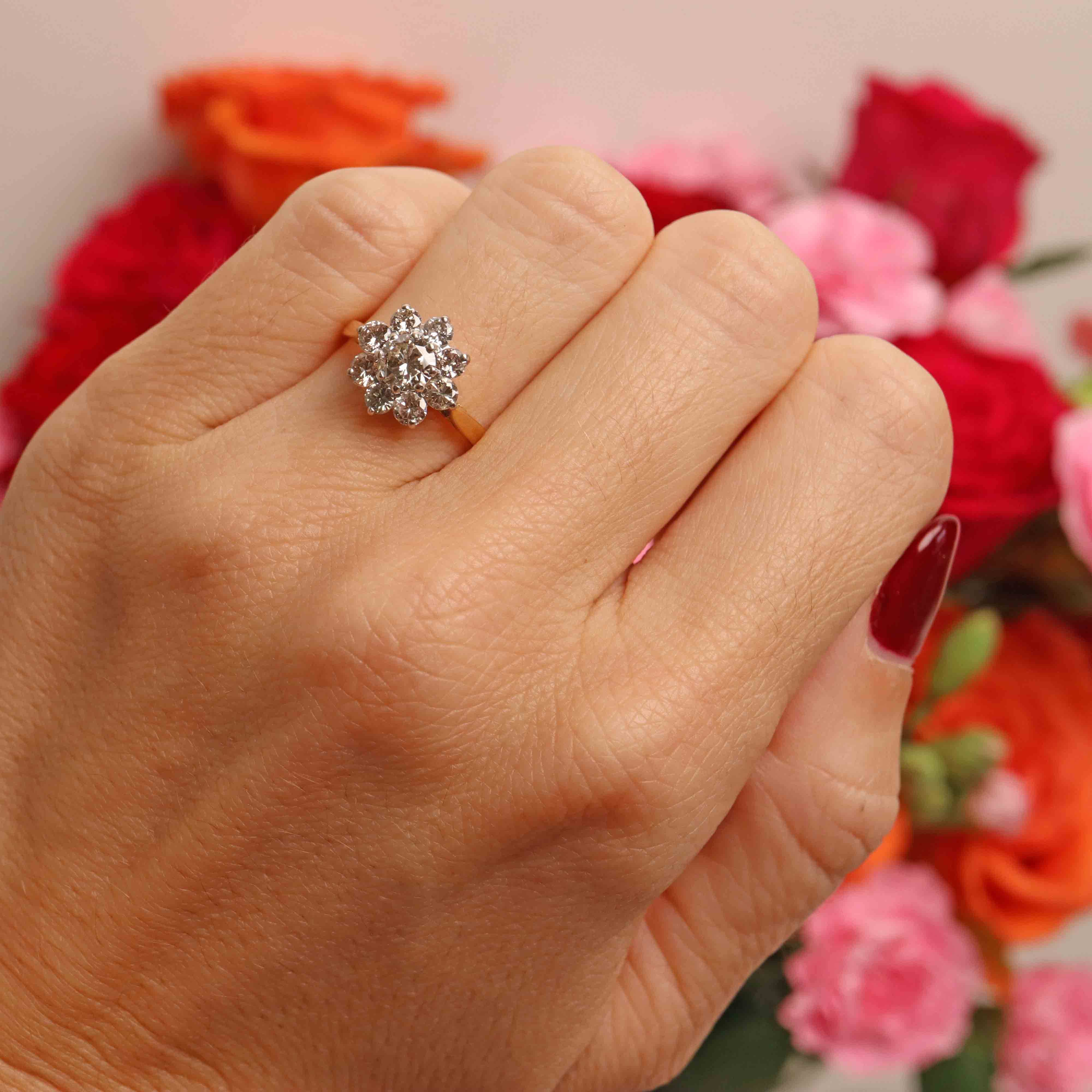 Ellibelle Jewellery Vintage 18ct Gold Diamond Daisy Cluster Ring (1.30cts)