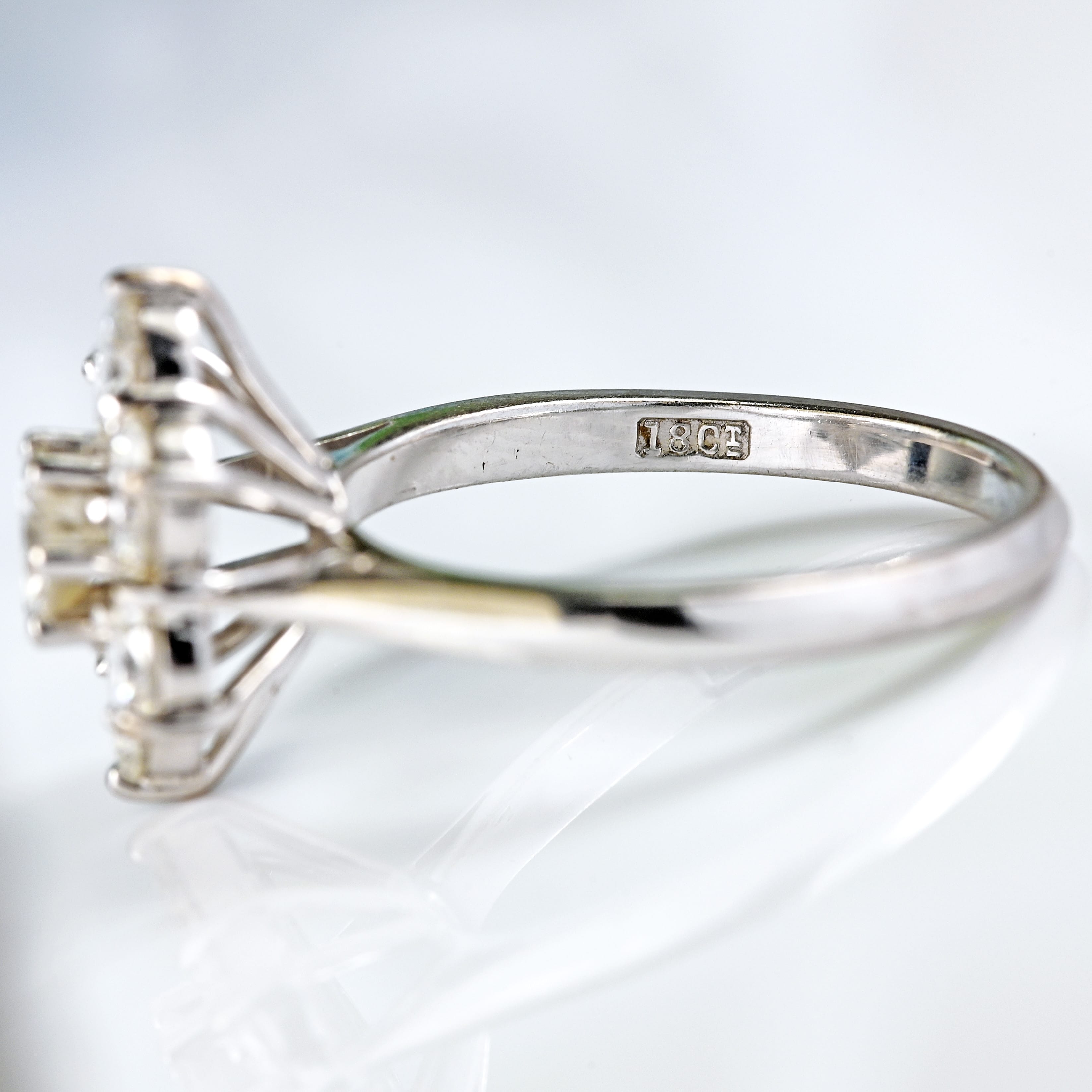 Ellibelle Jewellery Vintage 18ct White Gold 2.20-Carat Diamond Daisy Cluster Ring