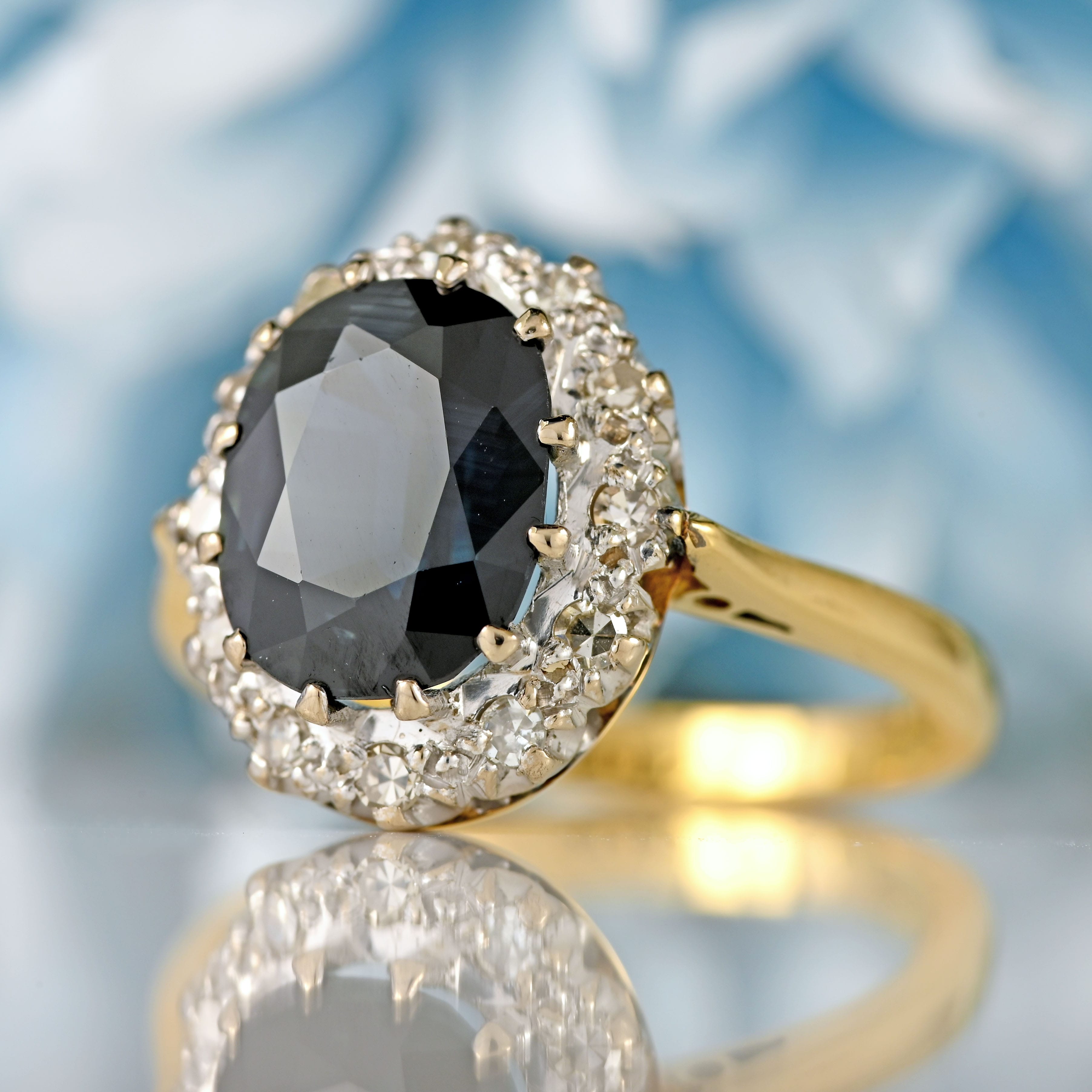 Ellibelle Jewellery Vintage 1966 Sapphire & Diamond 18ct Gold Cluster Ring (2.80cts)