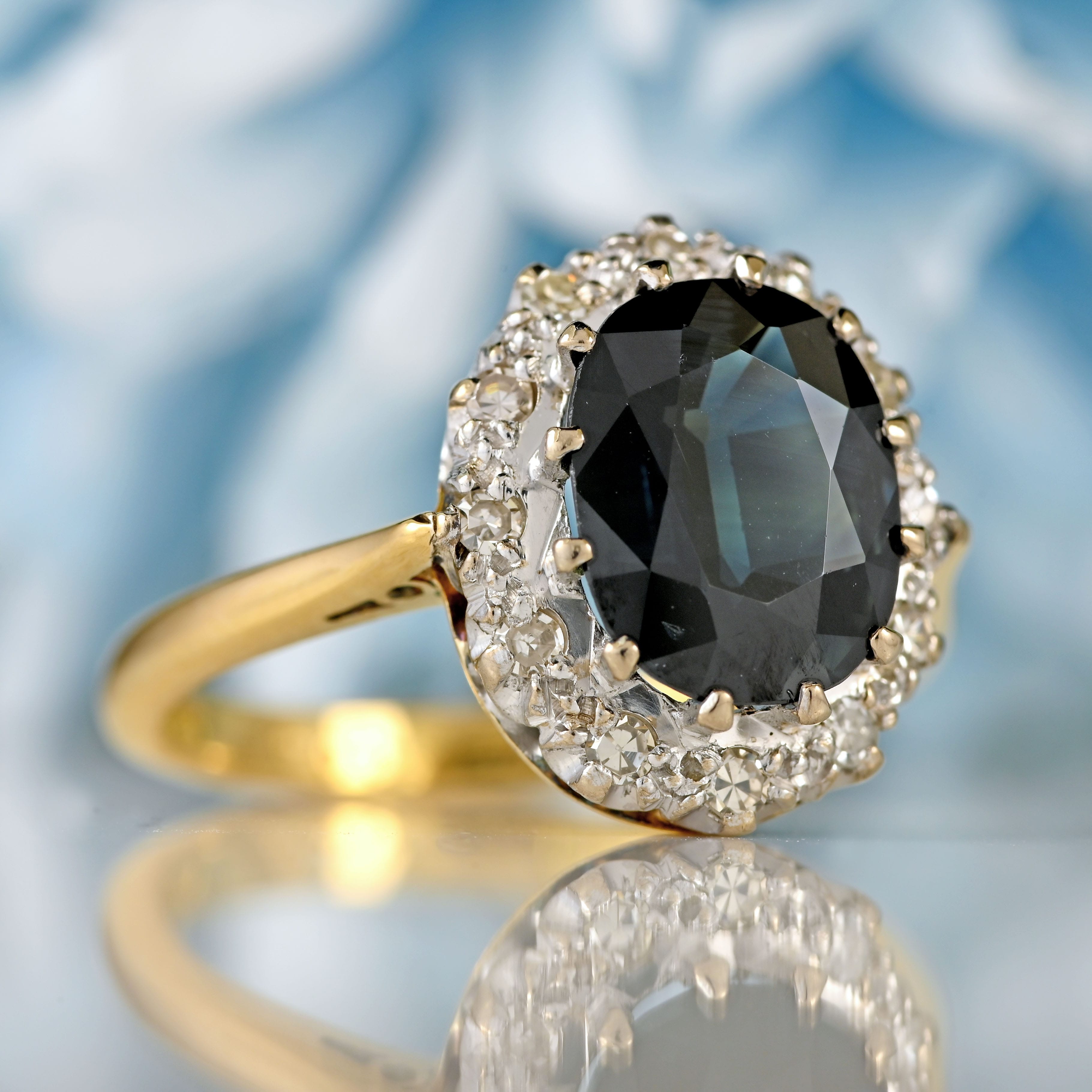 Ellibelle Jewellery Vintage 1966 Sapphire & Diamond 18ct Gold Cluster Ring (2.80cts)