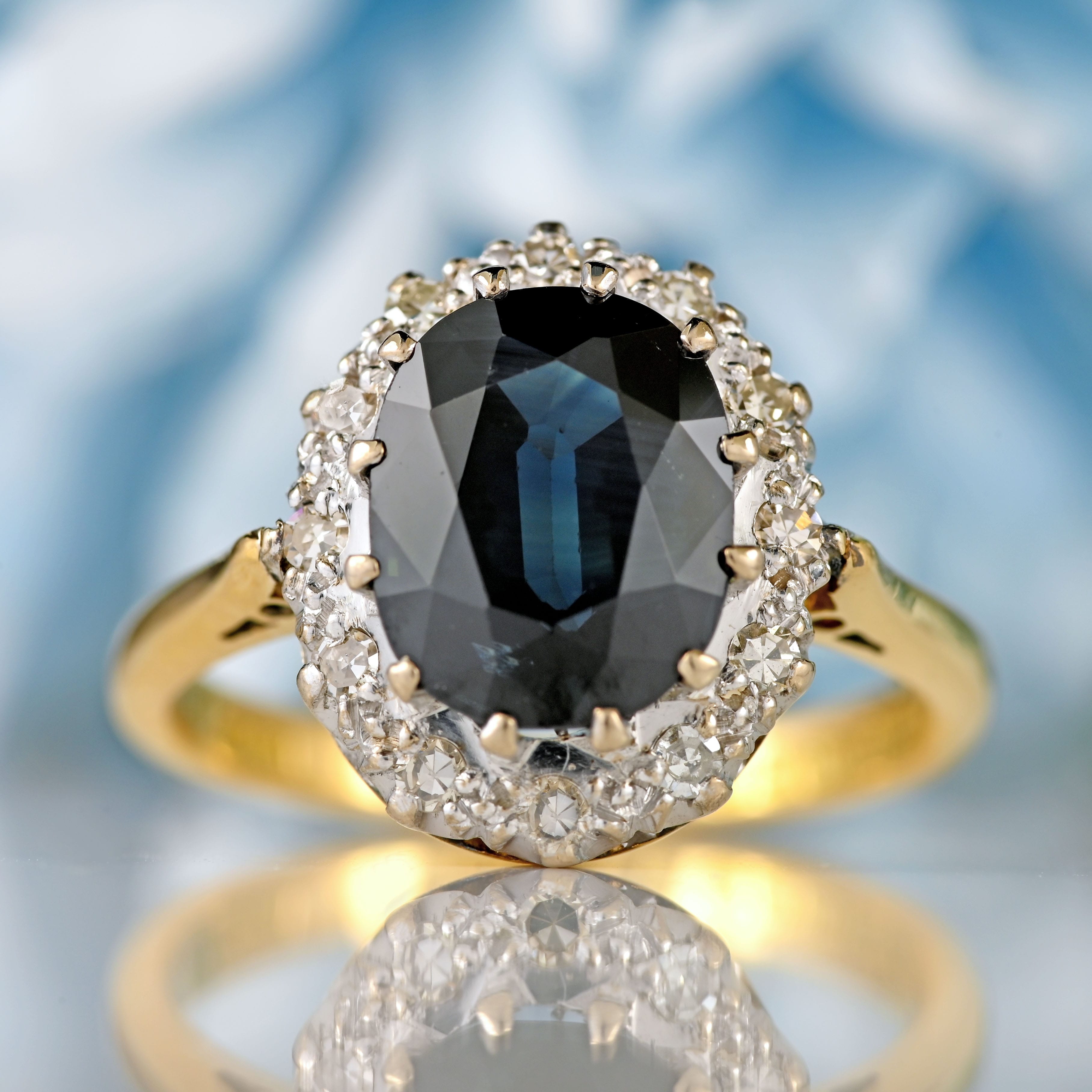 Ellibelle Jewellery Vintage 1966 Sapphire & Diamond 18ct Gold Cluster Ring (2.80cts)