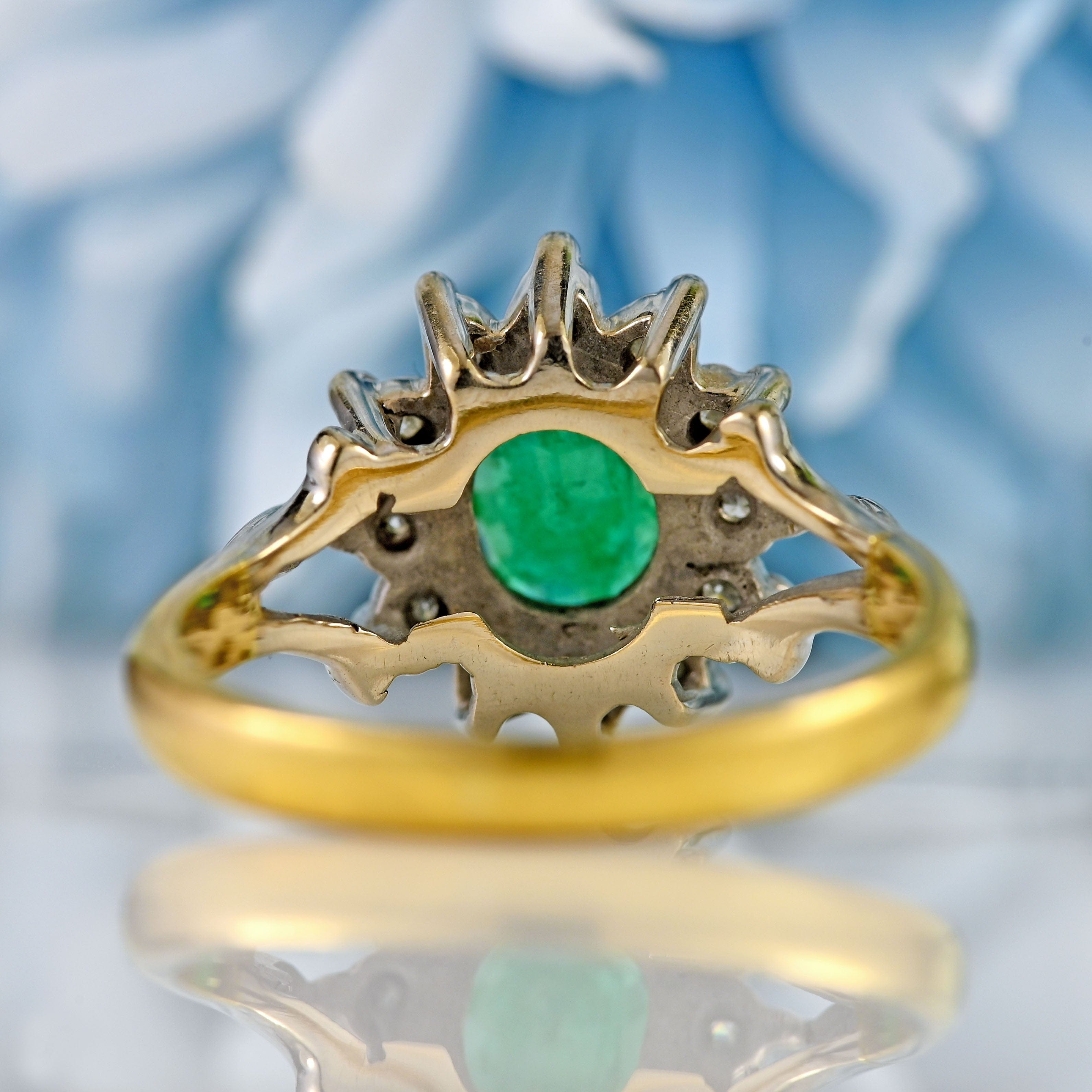 Ellibelle Jewellery Vintage 1973 Emerald & Diamond 18ct Gold Oval Cluster Ring (0.60cts)