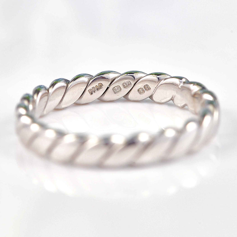 Ellibelle Jewellery Vintage 1974 18ct White Gold Twisted Wedding Band Ring