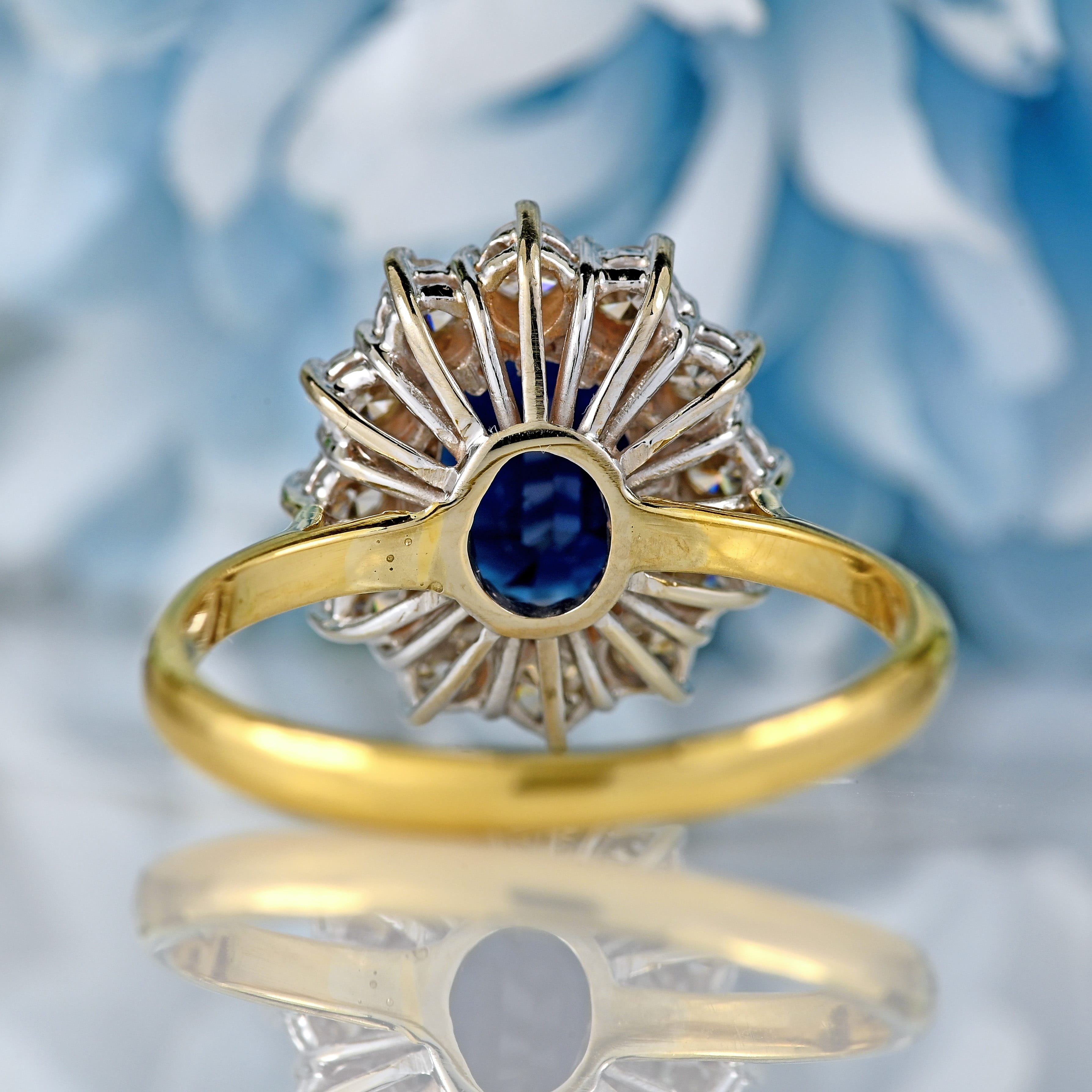 Ellibelle Jewellery Vintage 1975 Sapphire & Diamond 18ct Gold Cluster Ring (2.00cts)