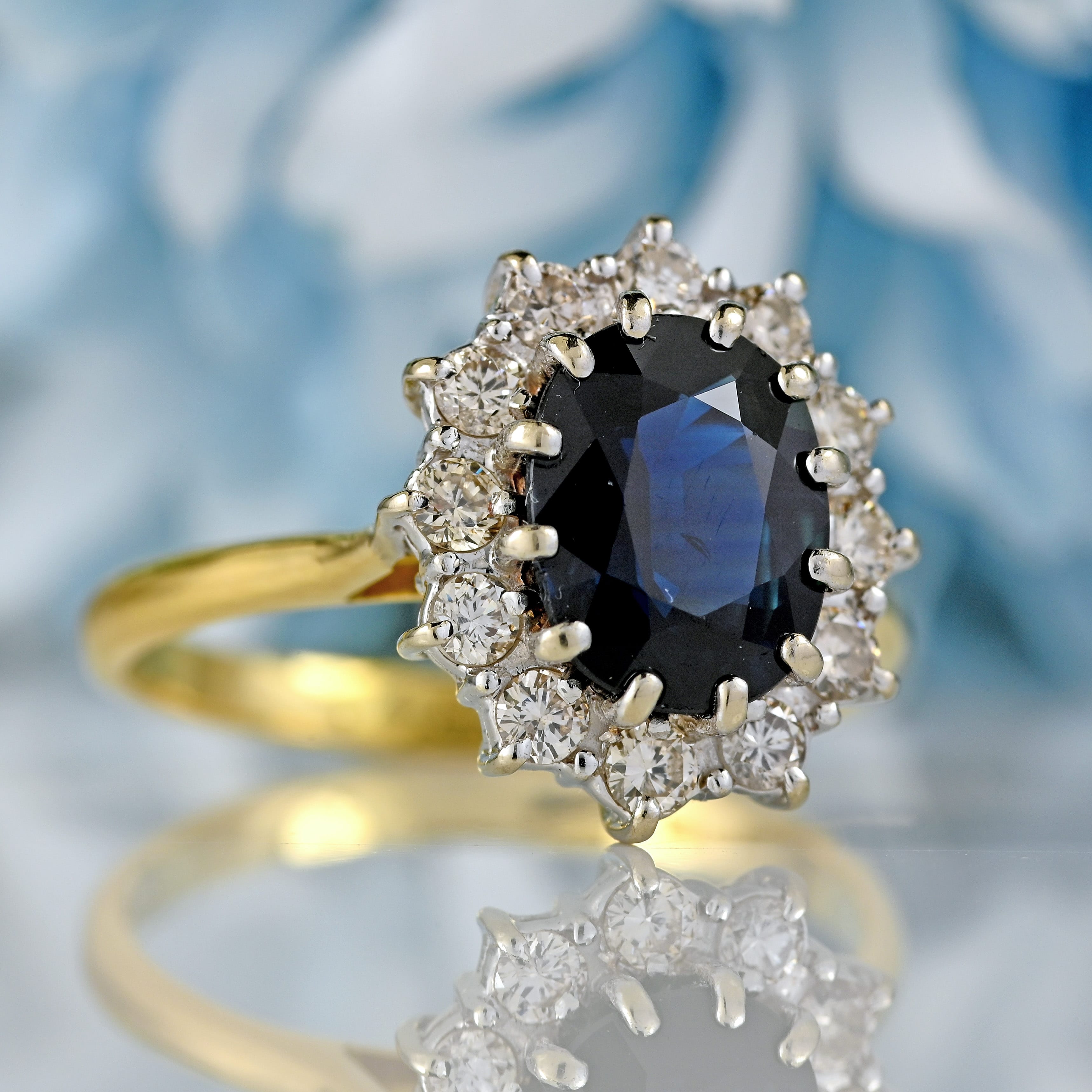 Ellibelle Jewellery Vintage 1975 Sapphire & Diamond 18ct Gold Cluster Ring (2.00cts)