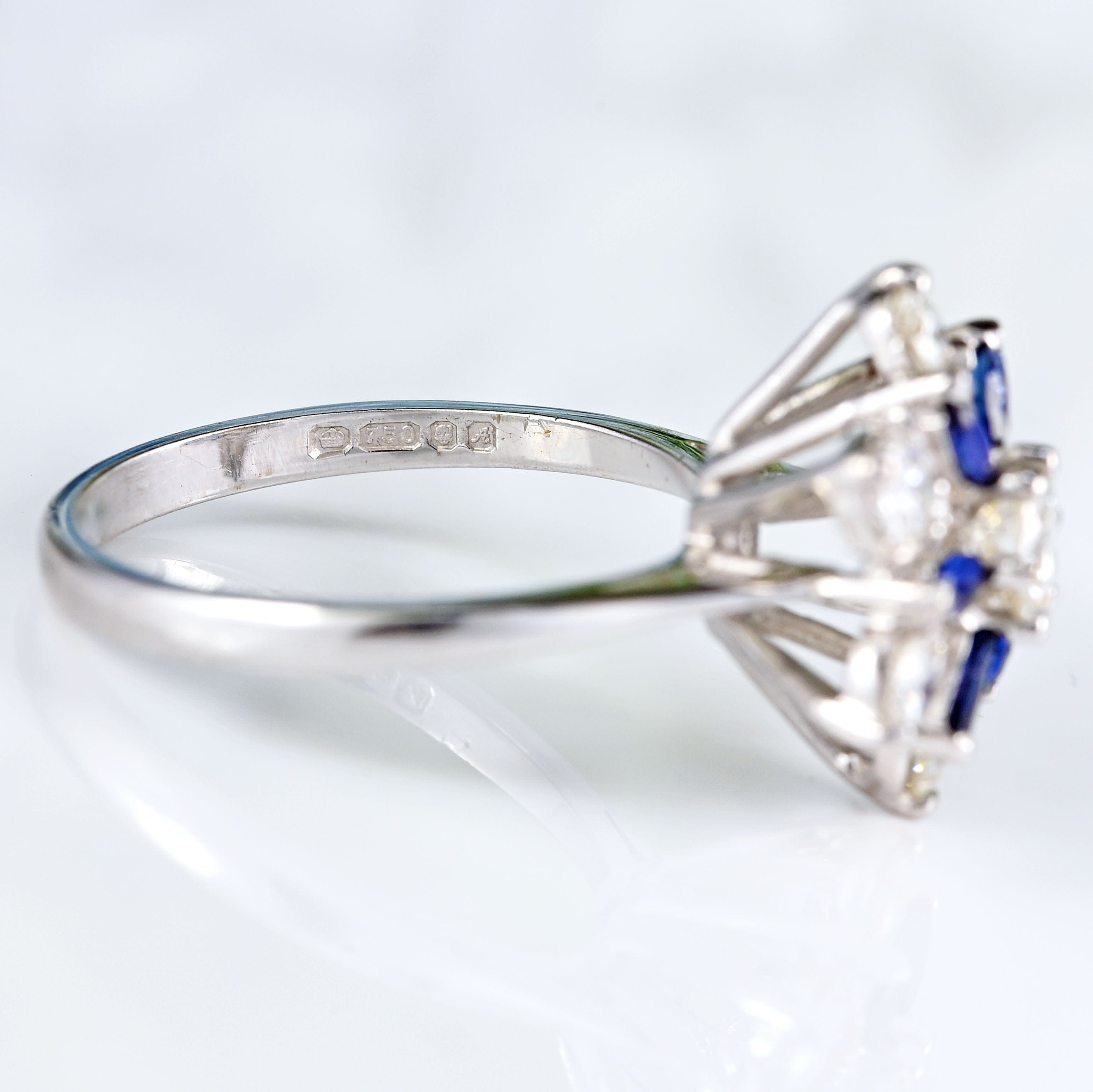 Ellibelle Jewellery Vintage 1975 Sapphire & Diamond 18ct White Gold Star-Shaped Cluster Ring