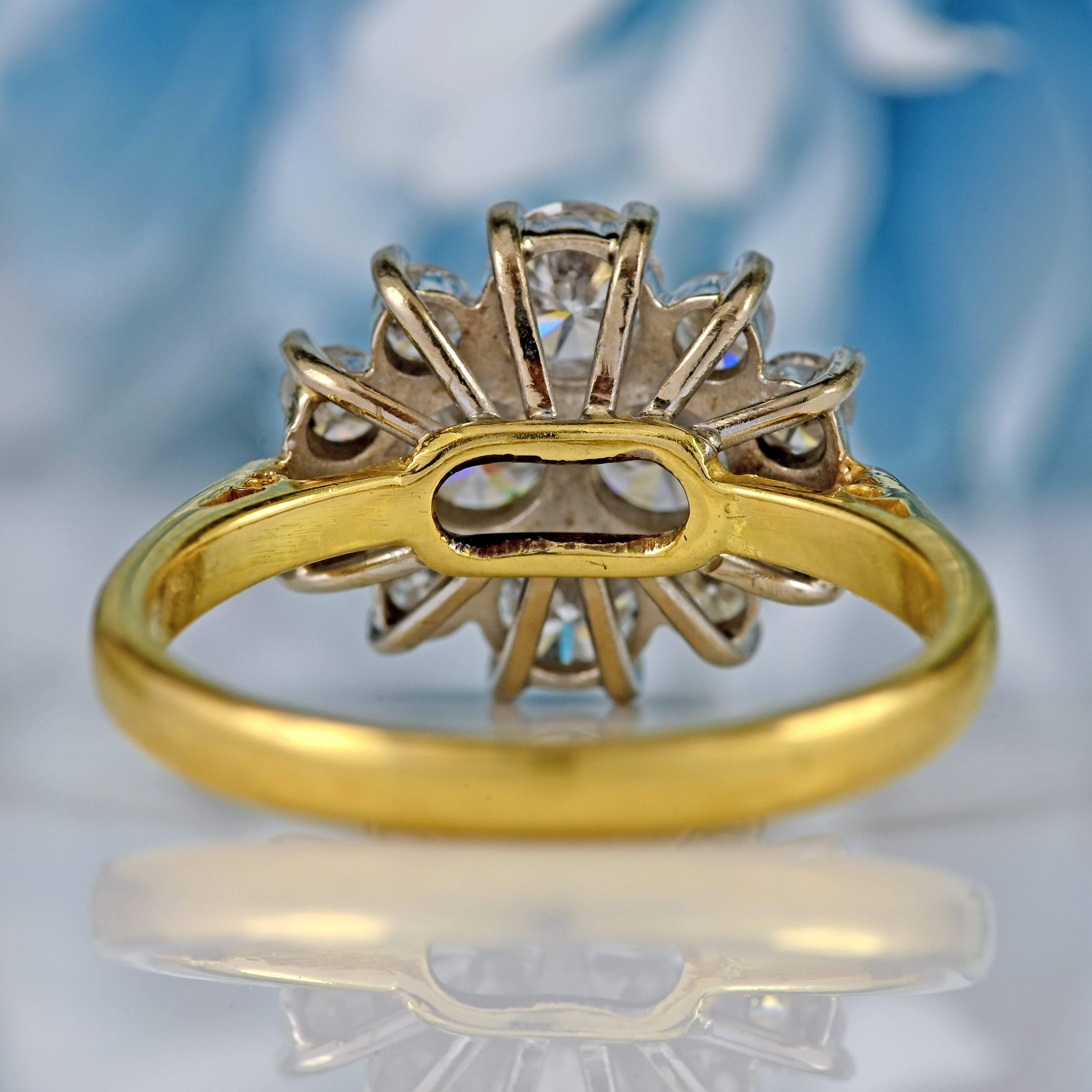 Ellibelle Jewellery Vintage 1977 Diamond 18ct Gold Cluster Engagement Ring (1.00ct)