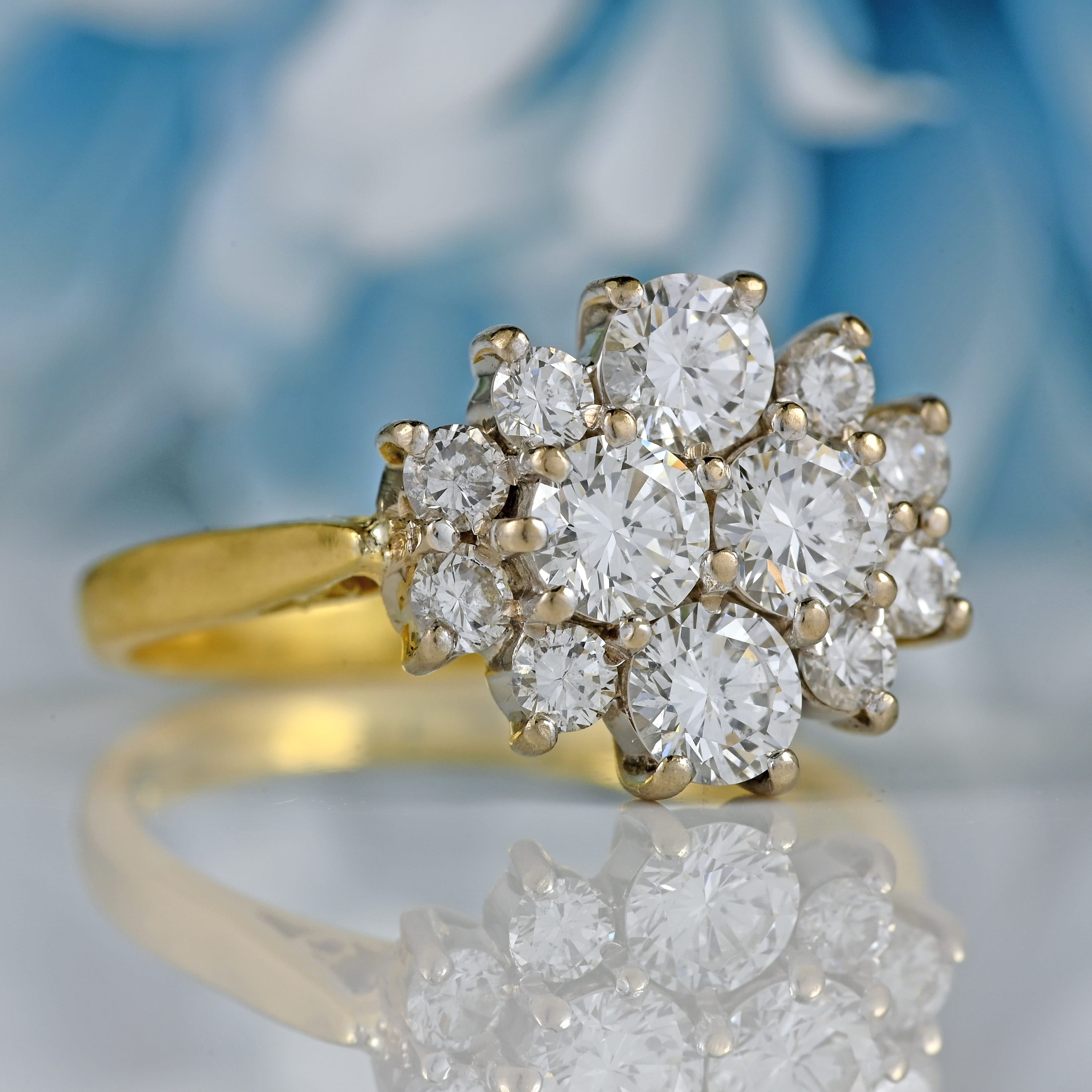 Ellibelle Jewellery Vintage 1977 Diamond 18ct Gold Cluster Engagement Ring (1.00ct)