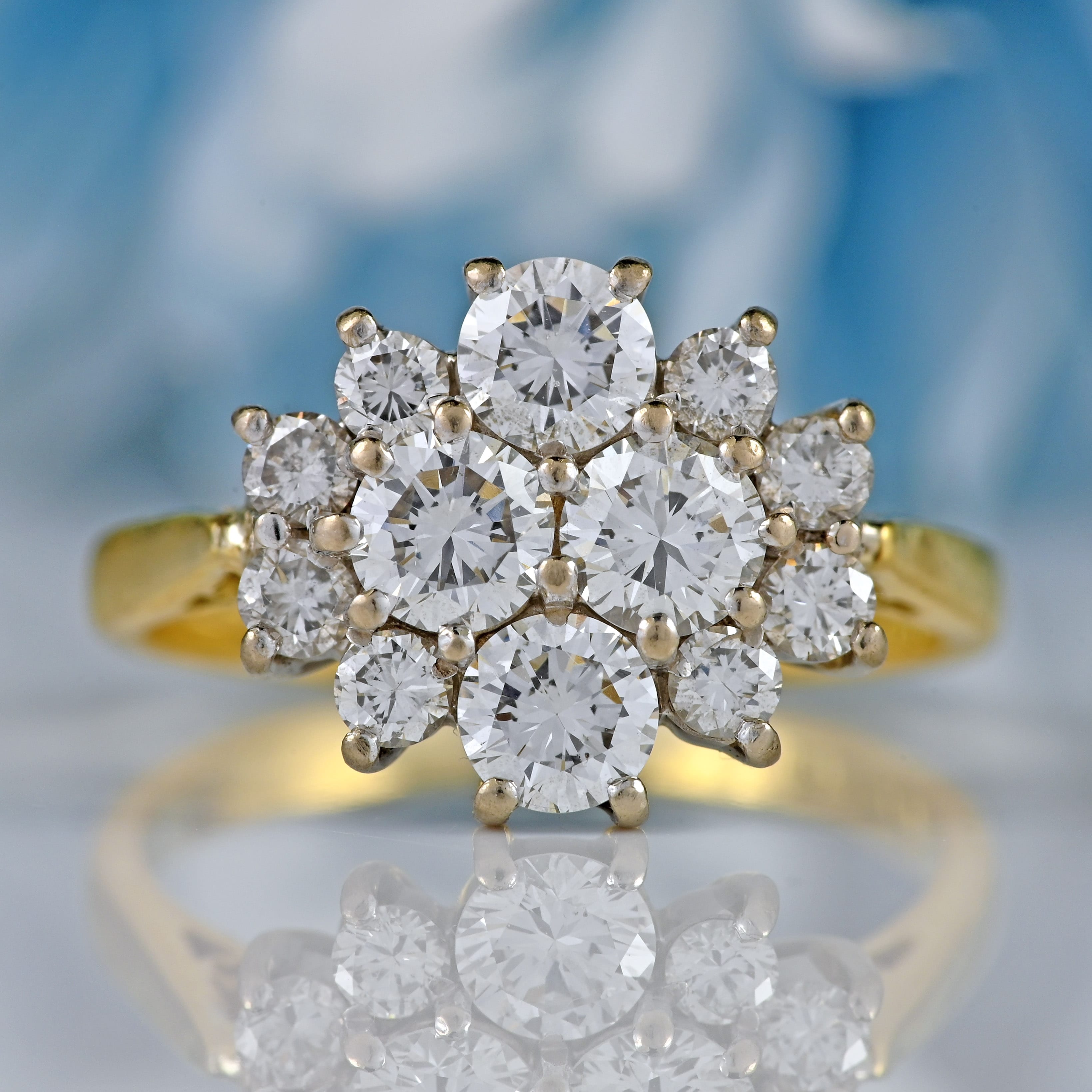 Ellibelle Jewellery Vintage 1977 Diamond 18ct Gold Cluster Engagement Ring (1.00ct)