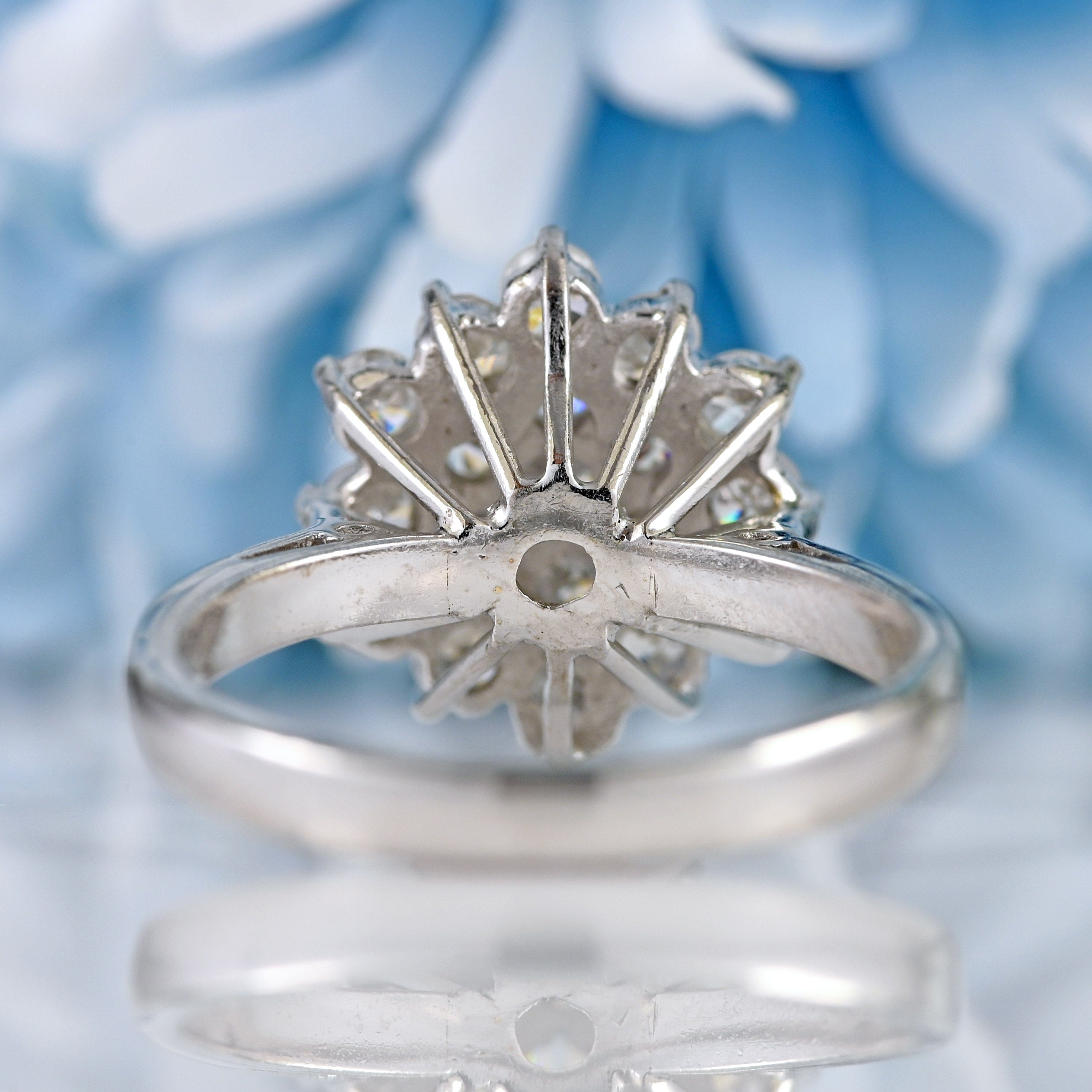 Ellibelle Jewellery Vintage 1977 Diamond 18ct White Gold Cluster Ring (0.76cts)