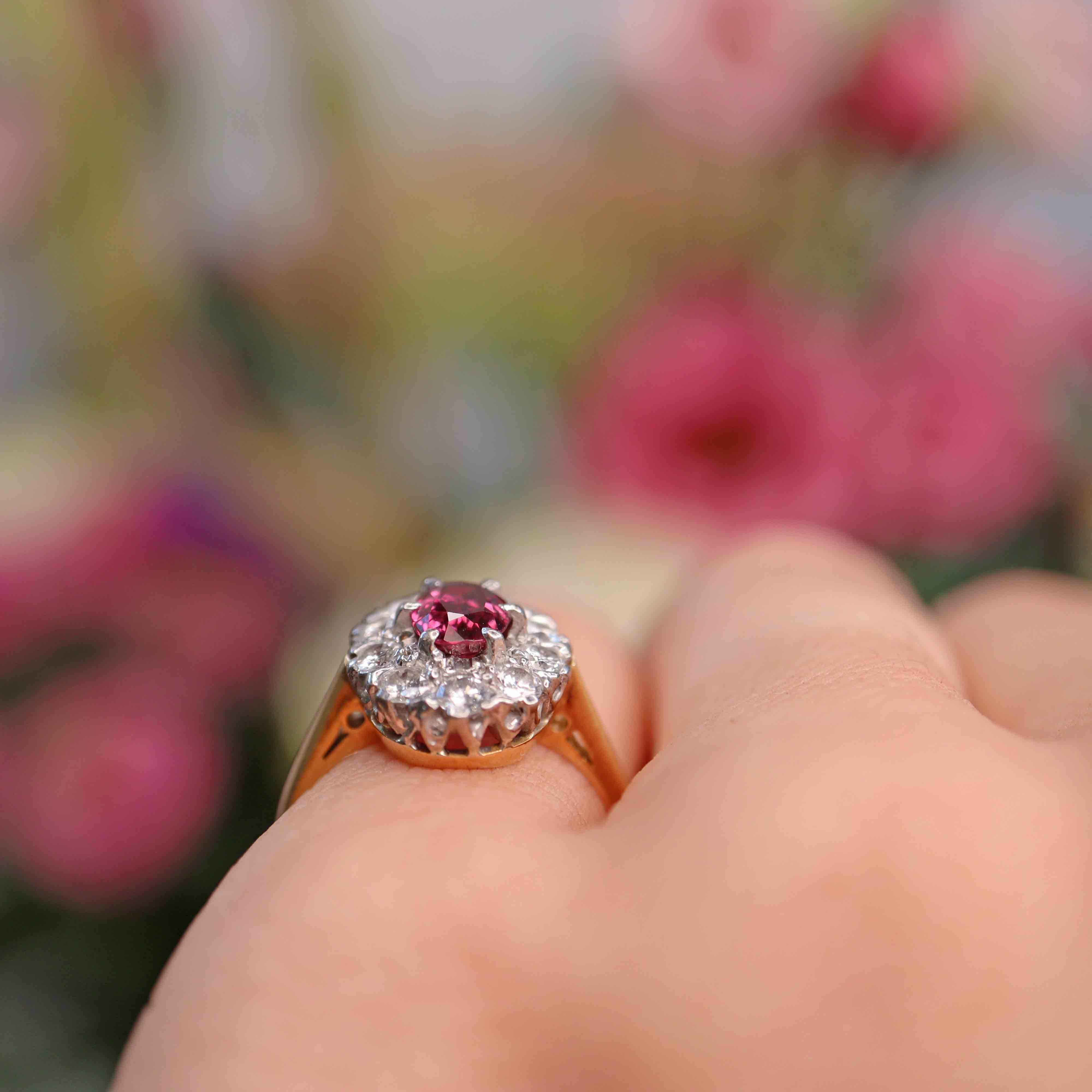 Vintage 1977 Ruby Diamond 18ct Gold Cluster Ring