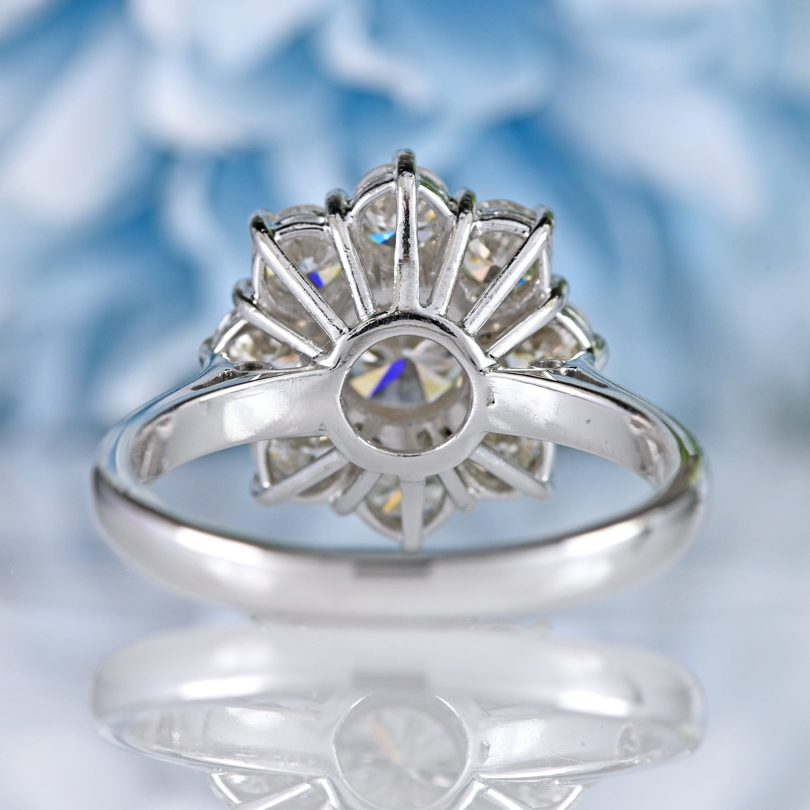 Ellibelle Jewellery Vintage 1980 Diamond 18ct White Gold Daisy Cluster Engagement Ring (2.00cts)