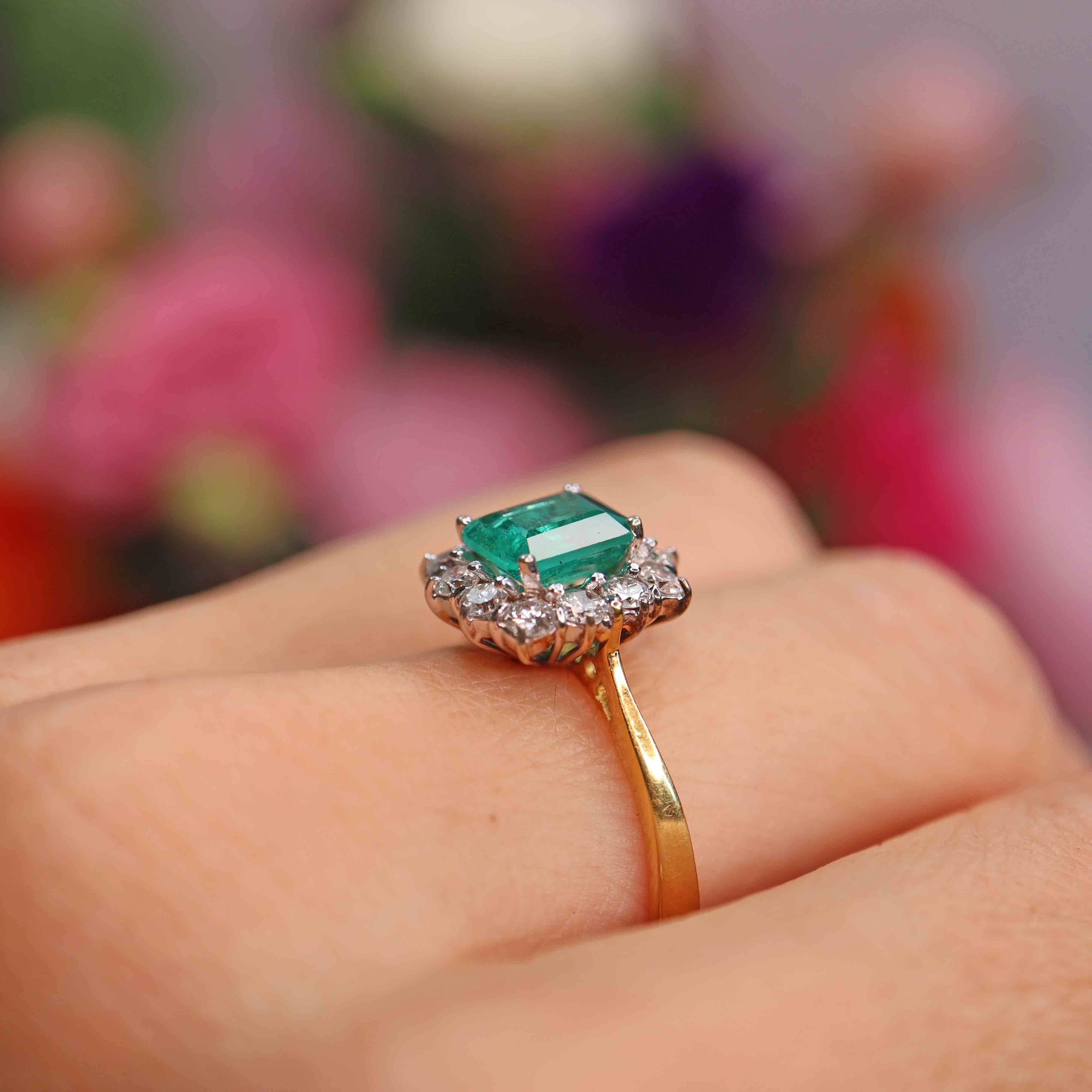 Ellibelle Jewellery Vintage 1980 Emerald & Diamond 18ct Gold Cluster Ring (1.30cts)