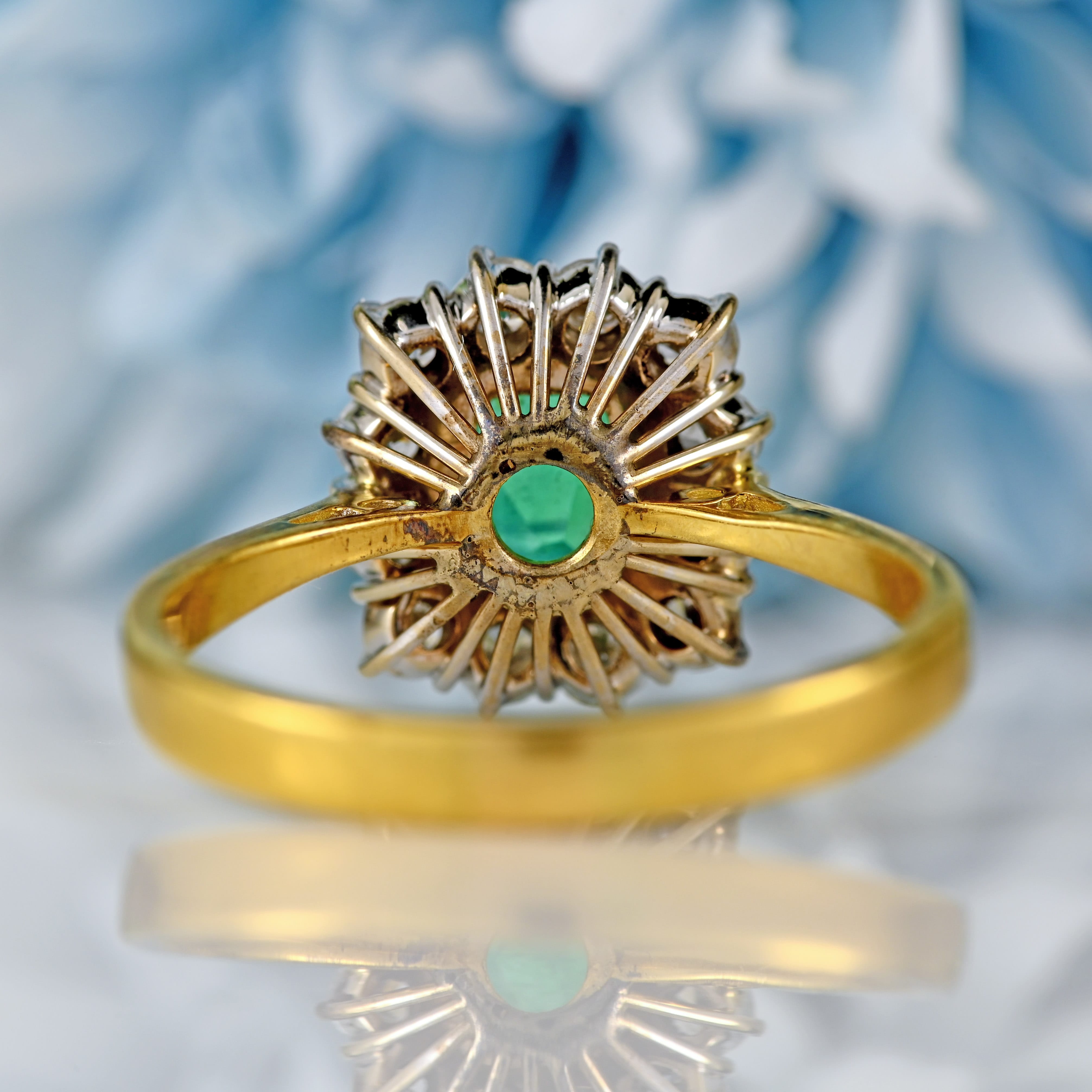 Ellibelle Jewellery Vintage 1980 Emerald & Diamond 18ct Gold Cluster Ring (1.30cts)