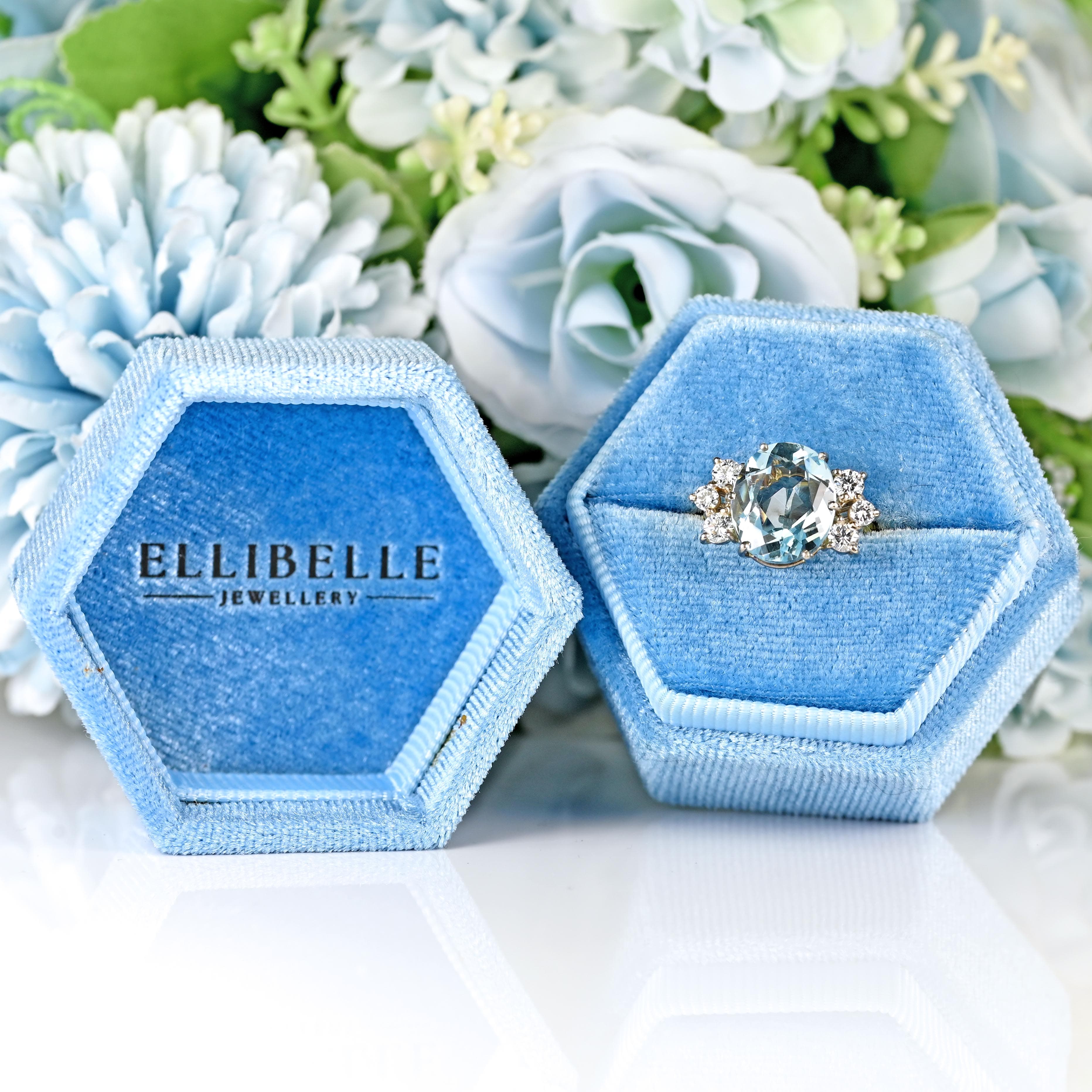 Ellibelle Jewellery Vintage 1982 Aquamarine & Diamond 18ct Gold Seven-Stone Ring (3.88cts)