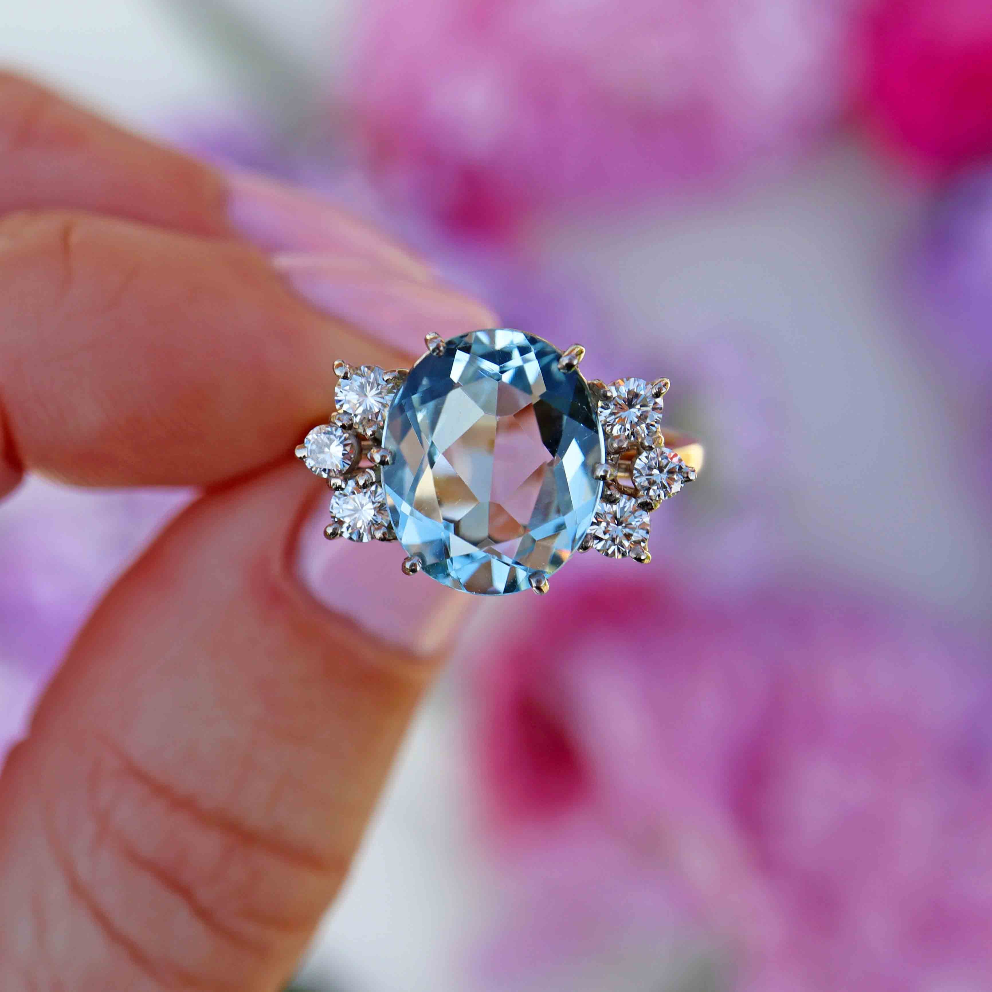 Ellibelle Jewellery Vintage 1982 Aquamarine & Diamond 18ct Gold Seven-Stone Ring (3.88cts)