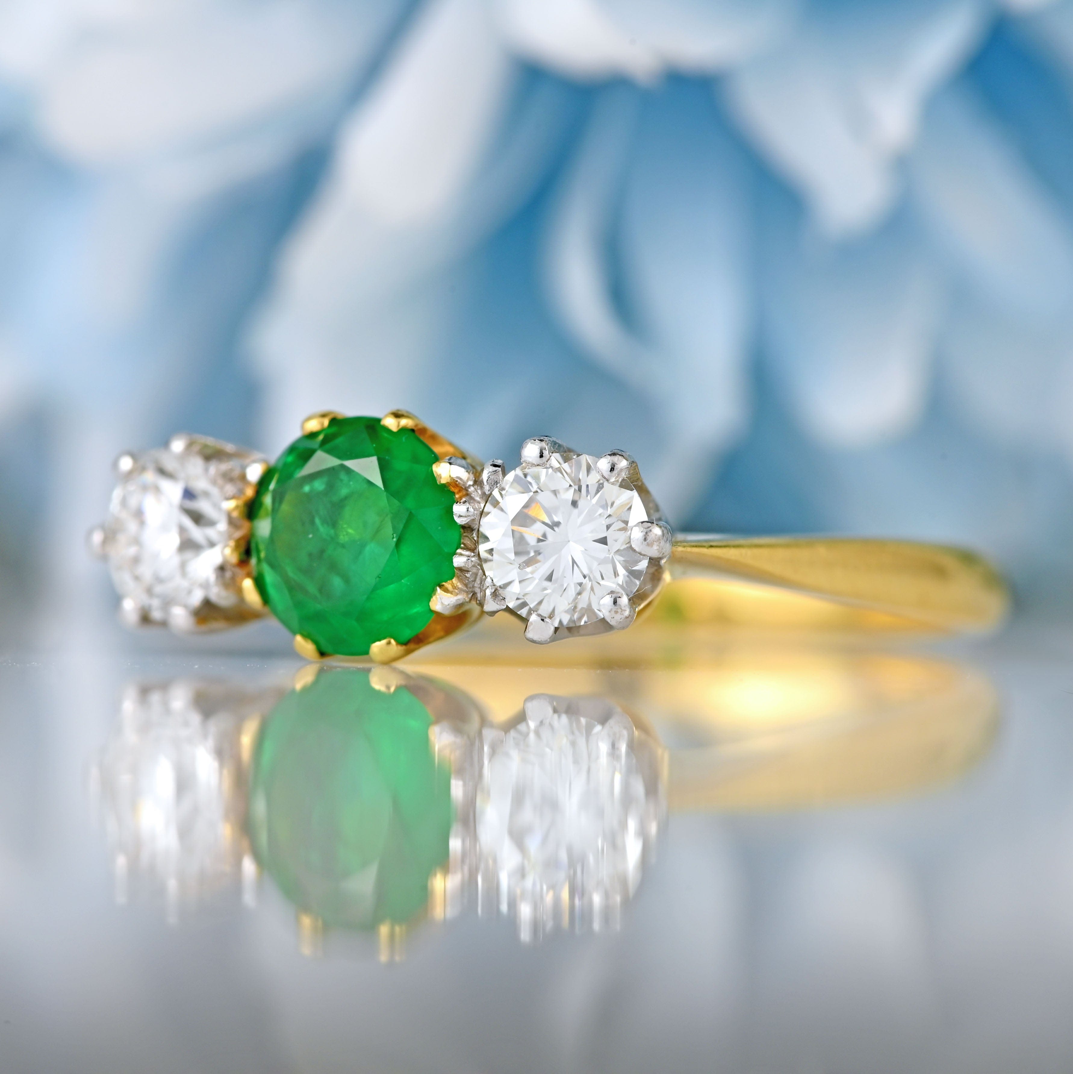 Ellibelle Jewellery Vintage 1985 Emerald & Diamond 18ct Gold Three-Stone Trilogy Engagement Ring (0.53cts)
